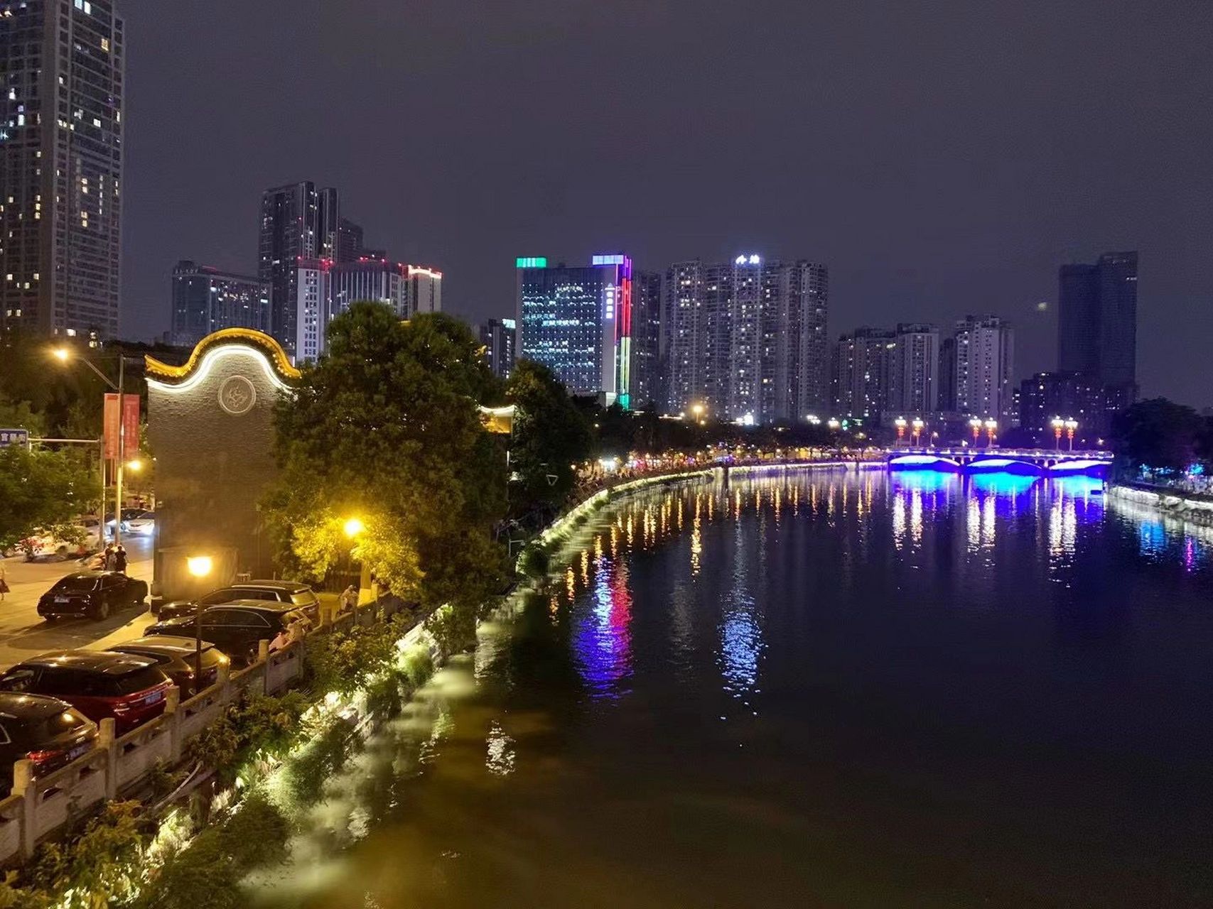 成都最著名的酒吧一条街,夜景必打卡九眼桥 到了成都,九眼桥酒吧一条