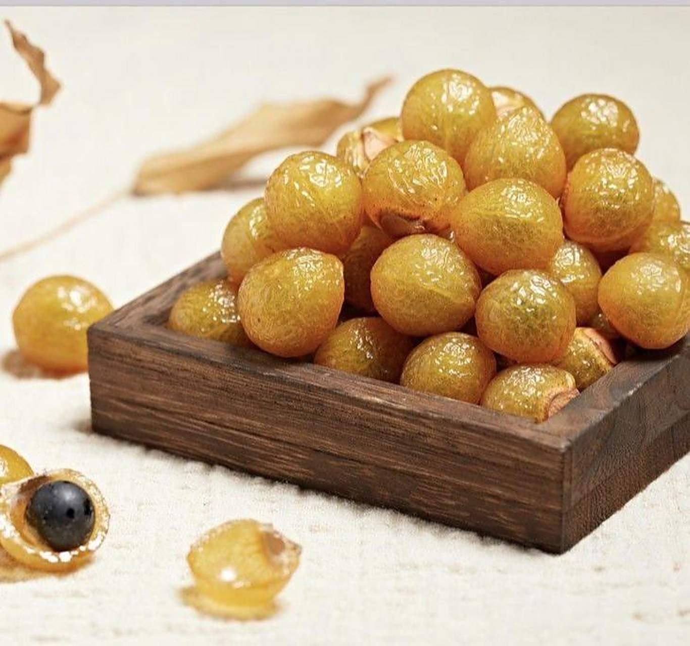 海南岛称苦患树,台湾又名黄目子,亦被称为油罗树,洗手果,肥皂果树