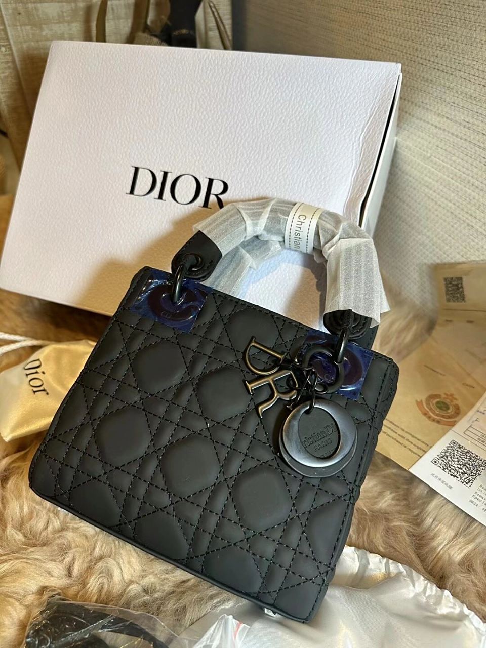 dior dior迪奥 lady diormy abcdior 藤格纹磨砂质 感可拆卸肩带 全