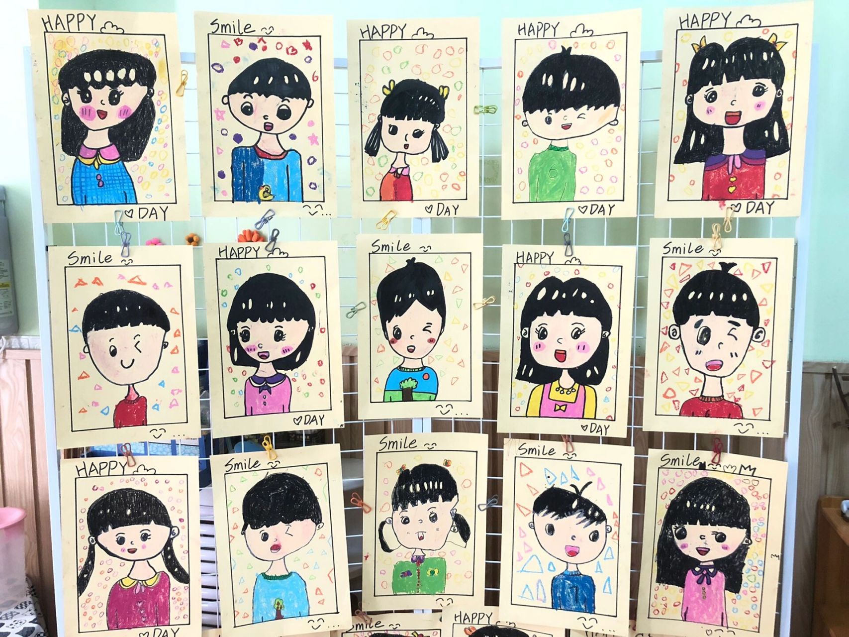 学生作品 《我的自画像》 油画棒 幼儿园大班