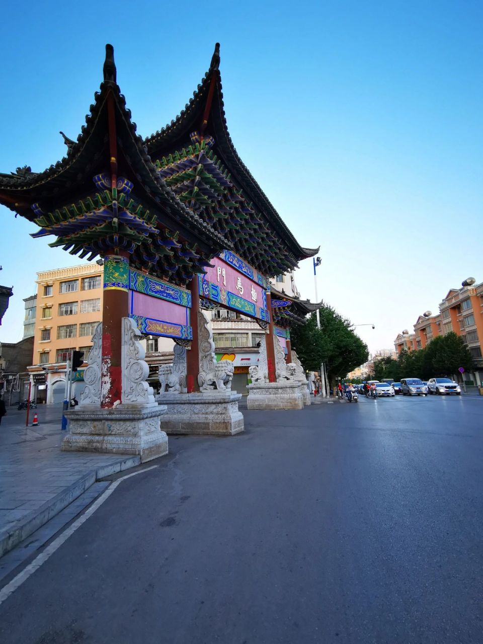 昭通古城 昭通古城核心区是以辕门口为中心的,老城有四门,东为抚镇门