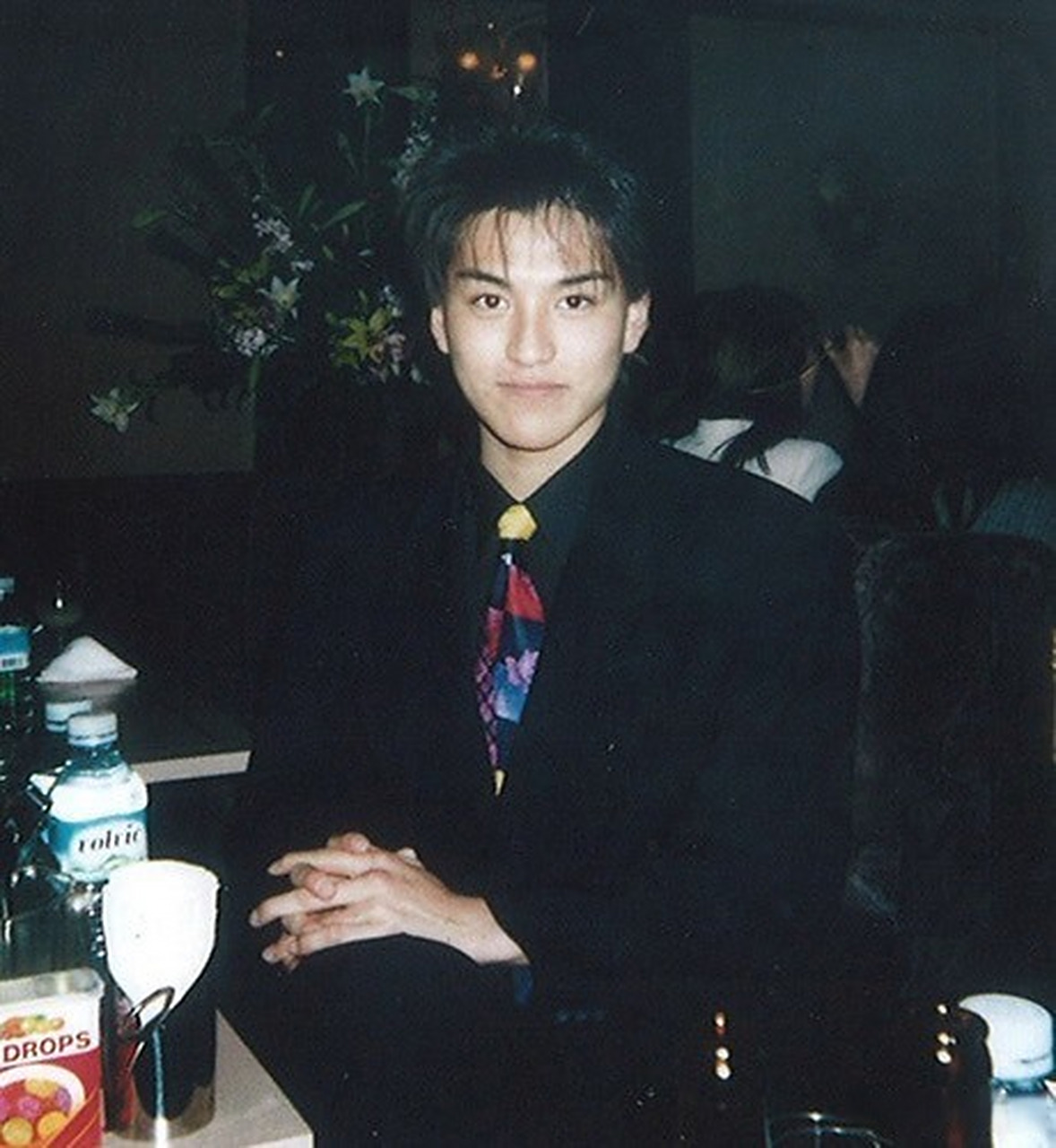 日本90年代的传奇牛郎-流星,本名水野正大,曾做过酒店服务员,调酒师