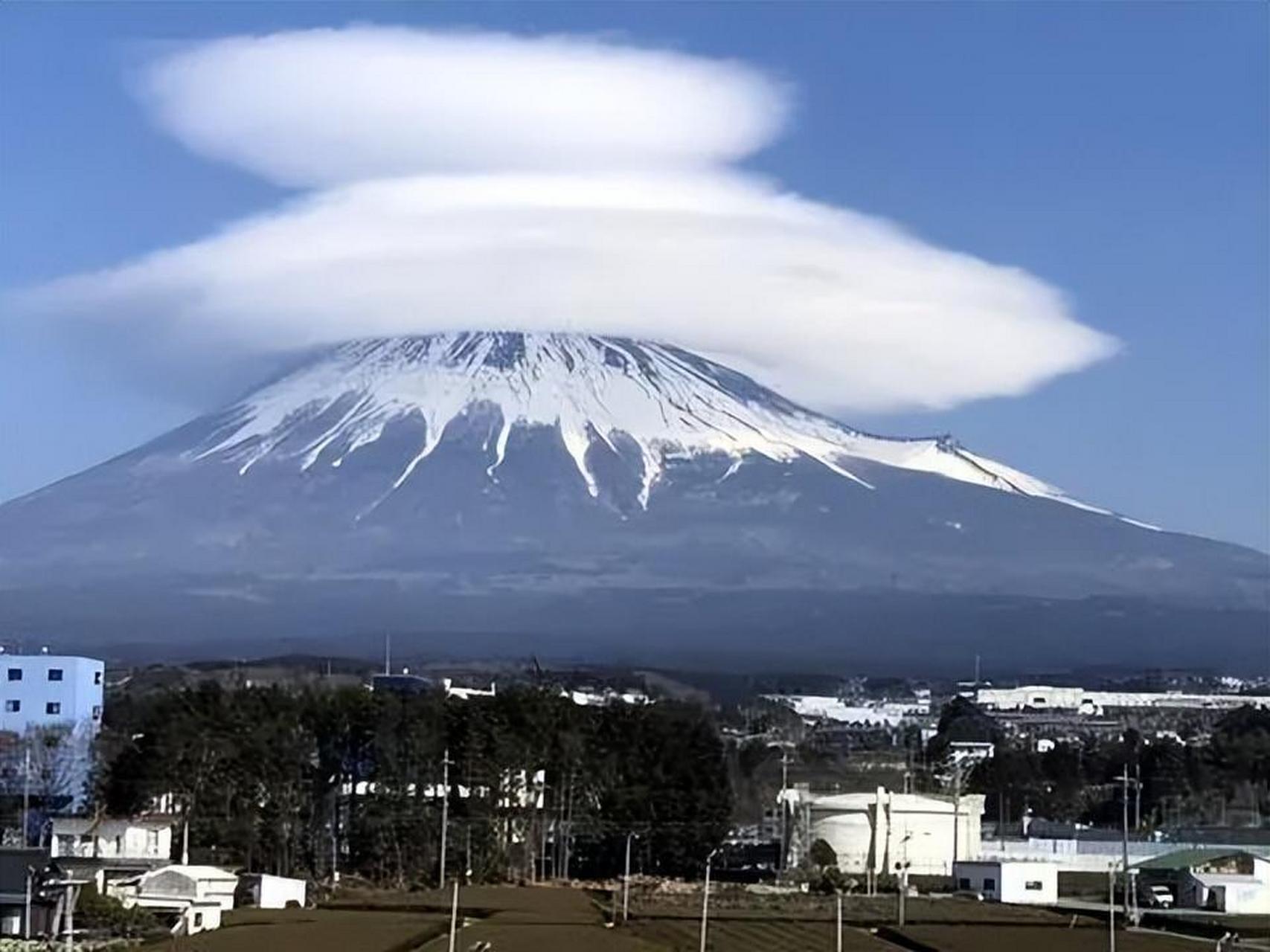 日本政府评估富士山喷发威胁 日本政府评估,富士山喷发将威胁东京6成