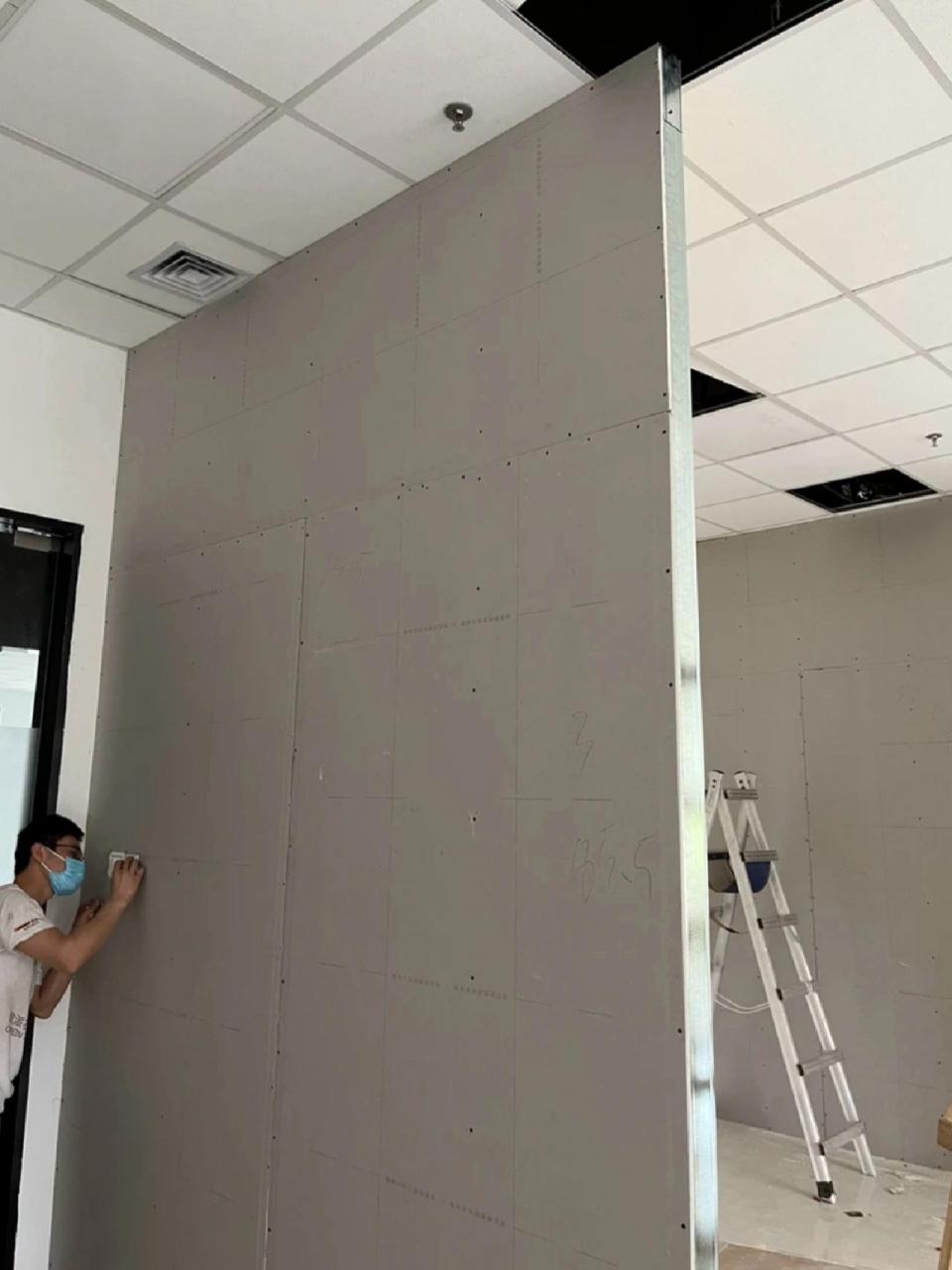 石膏板隔断墙做法有那些 石膏板隔断墙非常常见,运用非常广泛,可以起