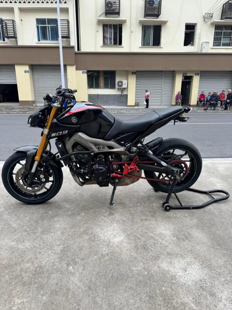 最新到货15年雅马哈mt09带一套手续改装螳螂头前后半热熔新胎正新s3贵