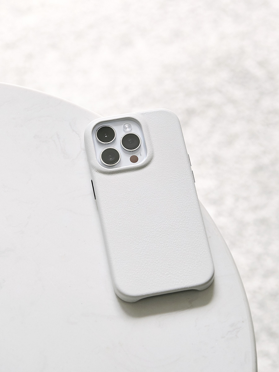 珍珠白手机壳真的太有氛围感了 纯白好搭,不挑人 特别有百搭又有氛围