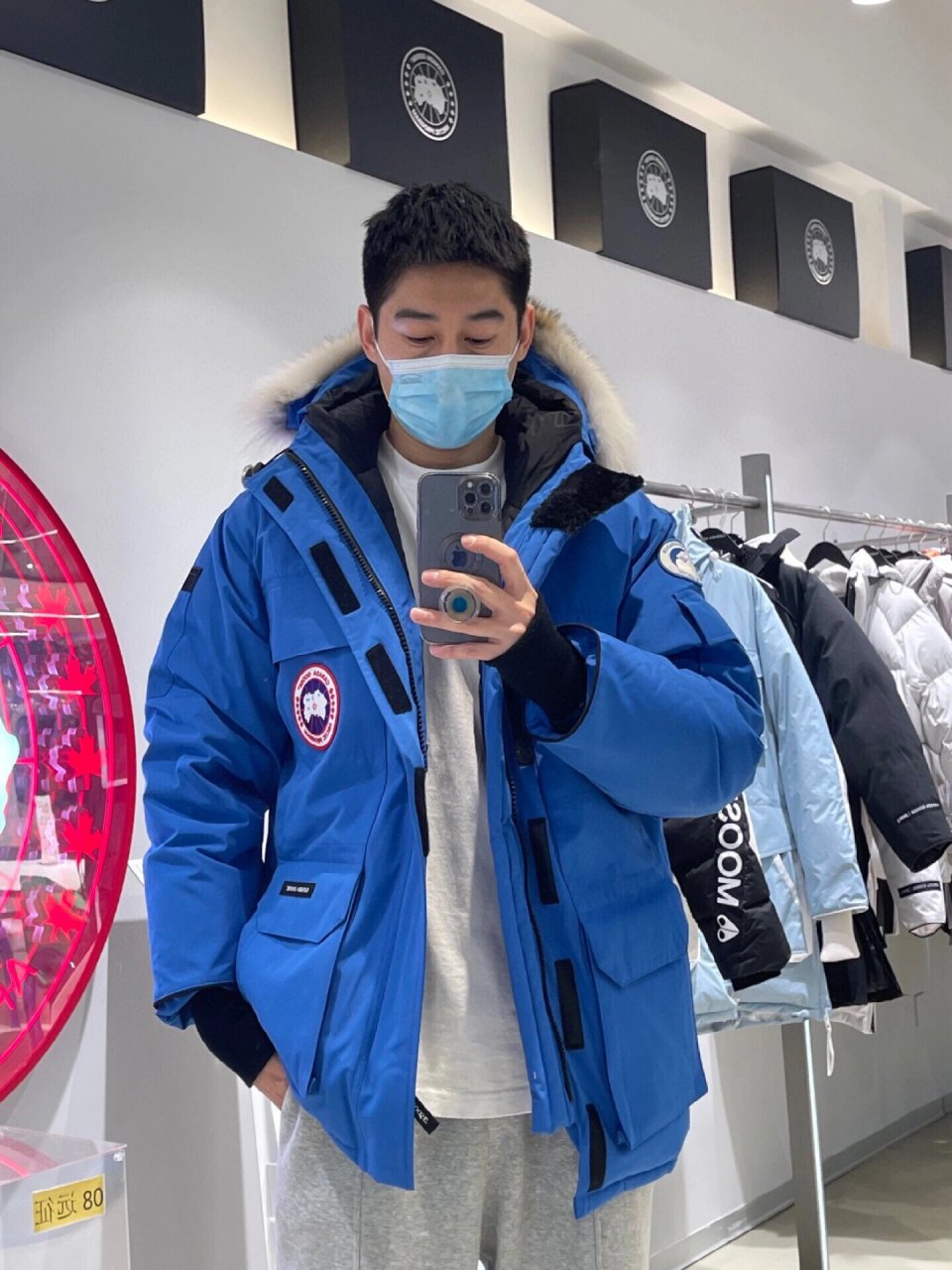 加拿大鹅08远征羽绒服天蓝保护北极熊系列 大鹅天蓝色的羽绒服是真的