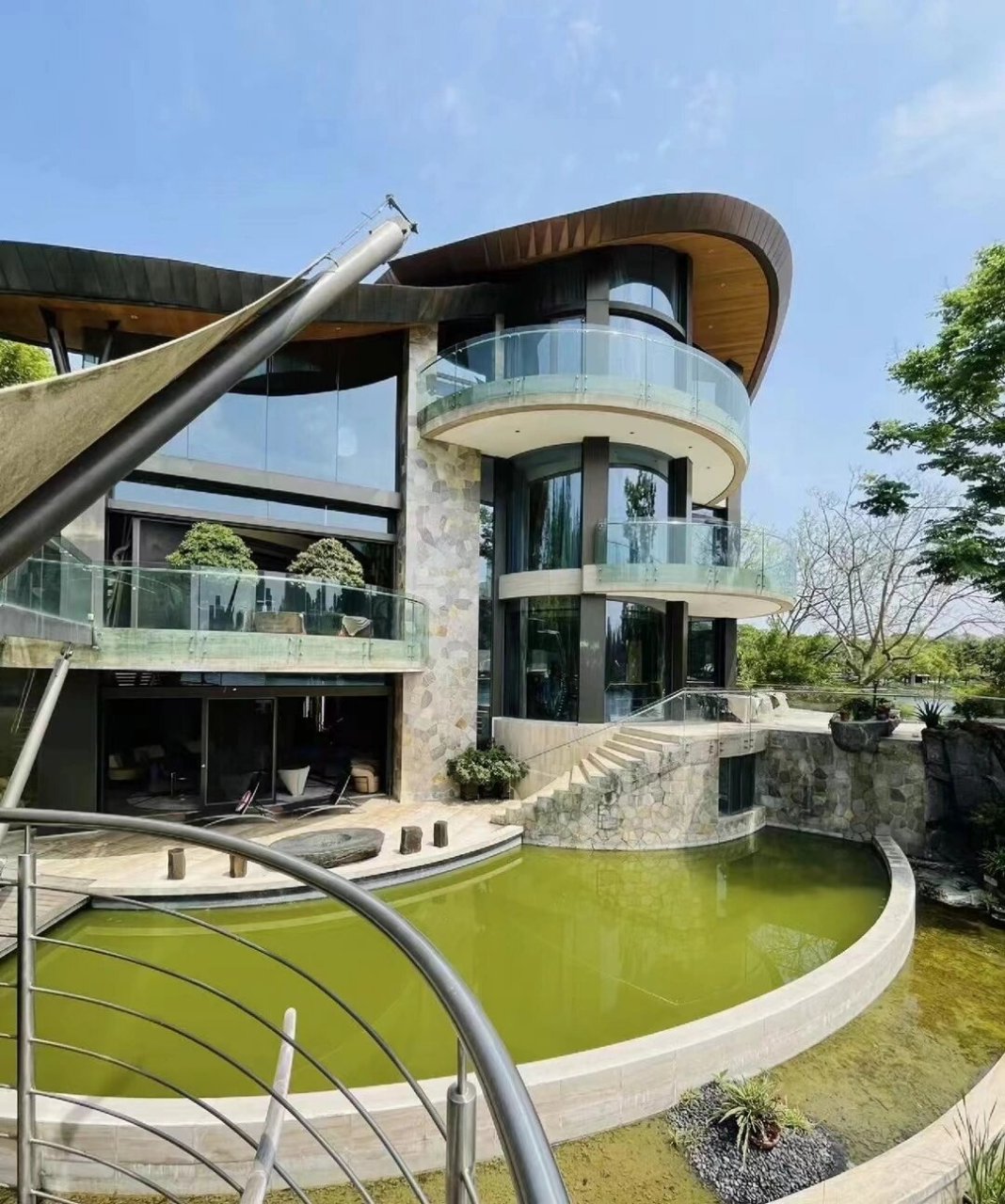 【麓湖黑珍珠】顶级别墅,临湖带码头93 麓湖最顶级house【黑珍珠】