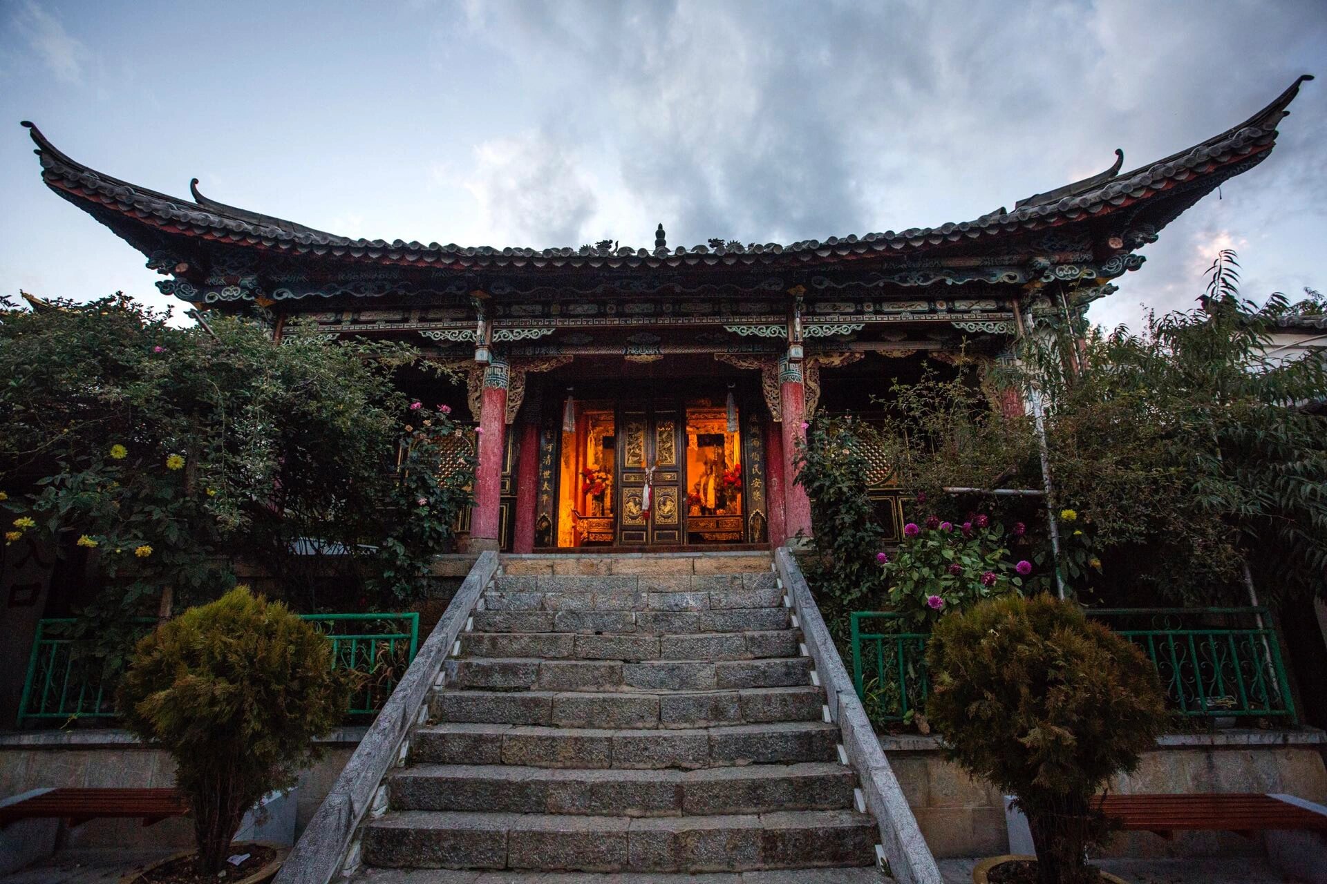 no704云南迪庆州 香格里拉 大佛寺 香格里拉大佛寺建于清康熙年间,是