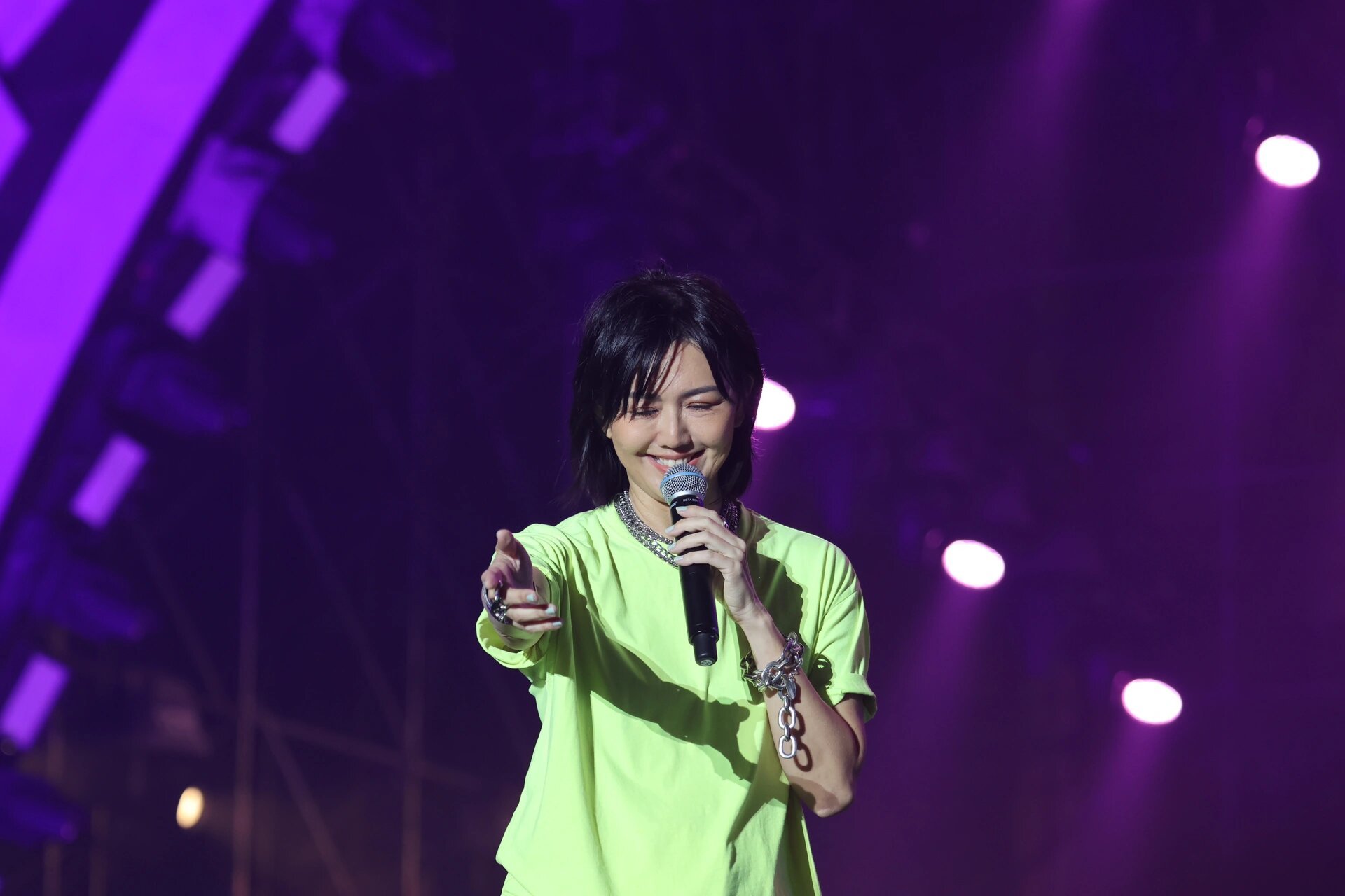 青岛凤凰音乐节孙燕姿 补一下孙老师的照片人美歌美