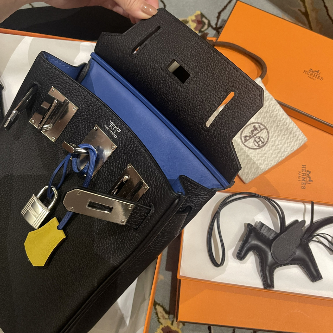 买了个冷门爱马仕男包97拼色hac a dos99 不知道是不是全网唯一的