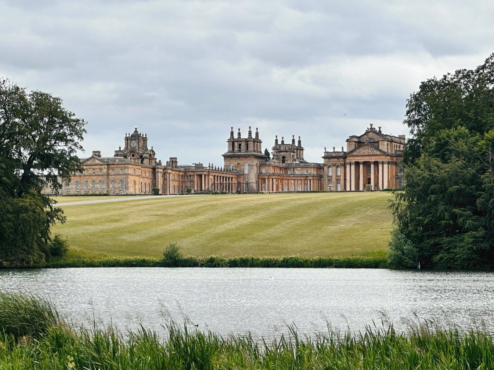 英国最著名的丘吉尔庄园 丘吉尔庄园又名为布莱尼姆宫(blenheim