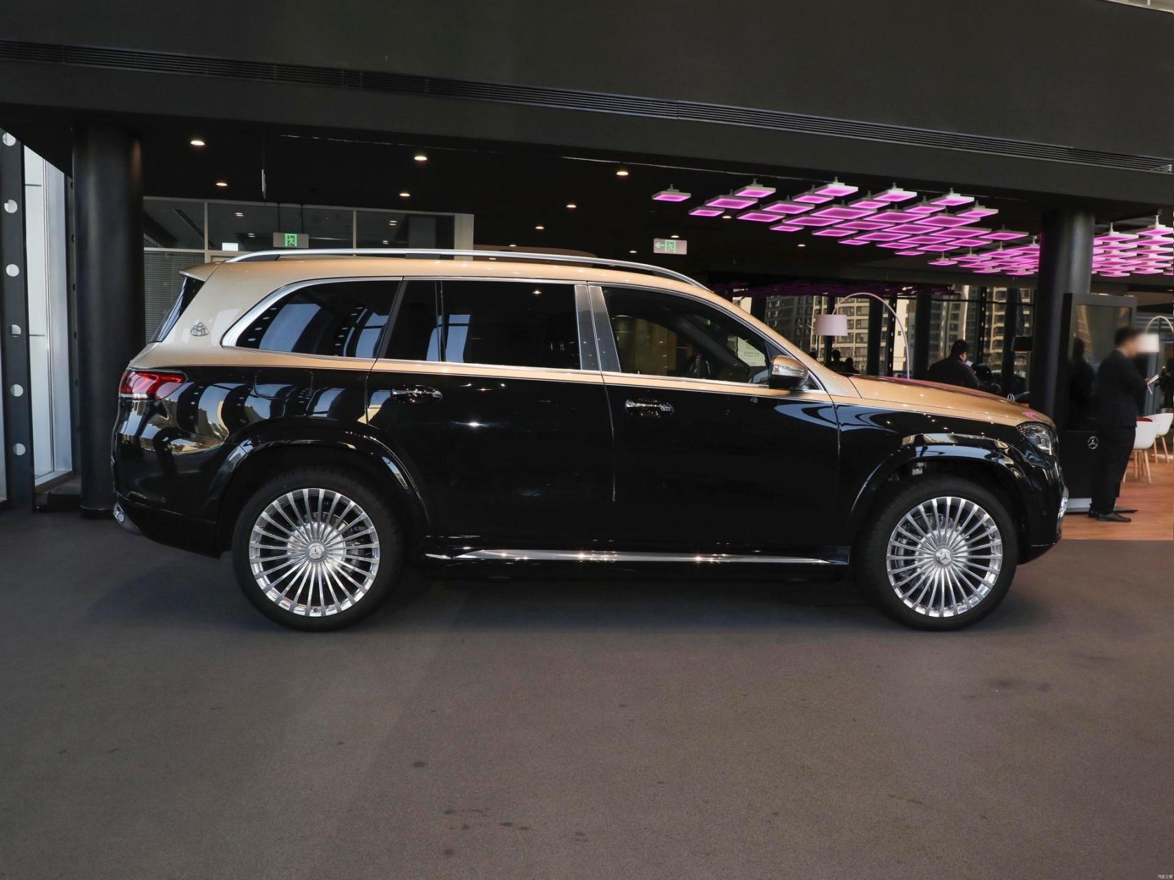 4种双拼色迈巴赫,你更喜欢哪个颜色?