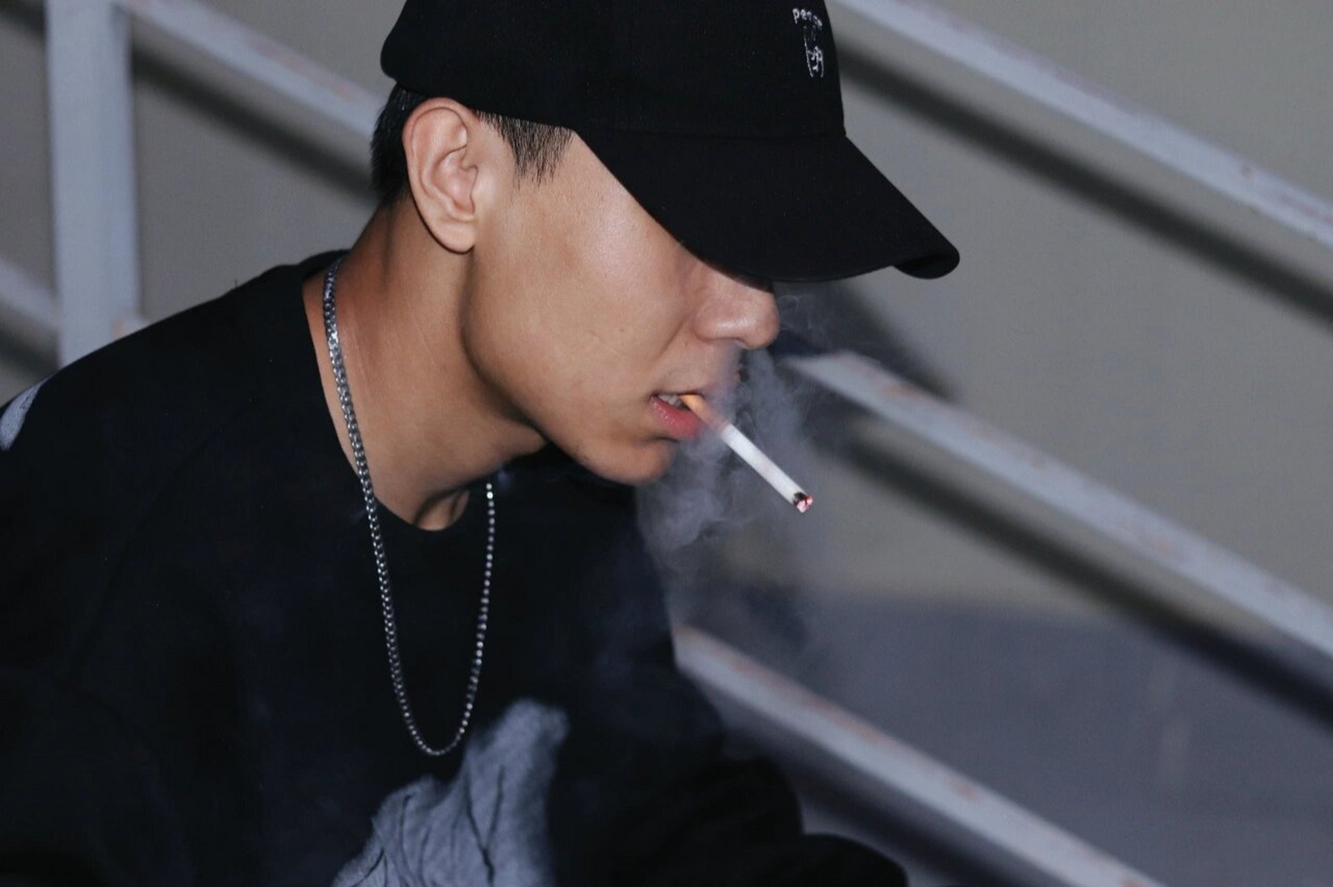 兰州/约拍99 原来男生抽烟也可以这么帅 不得不说的是模特可真的太