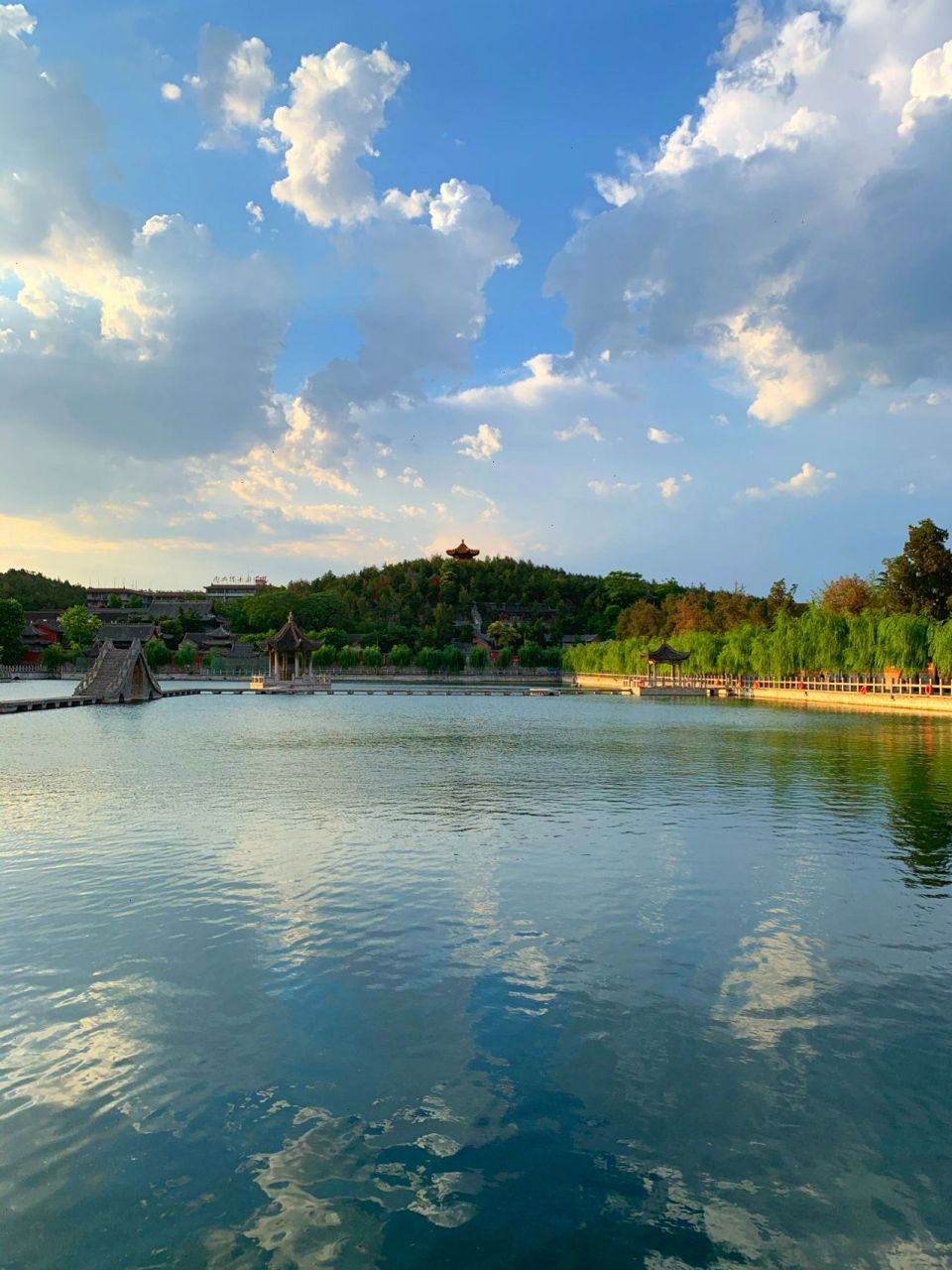 辉县百泉～北国小西湖 96辉县境内,百泉景区是首屈一指的旅游景点!