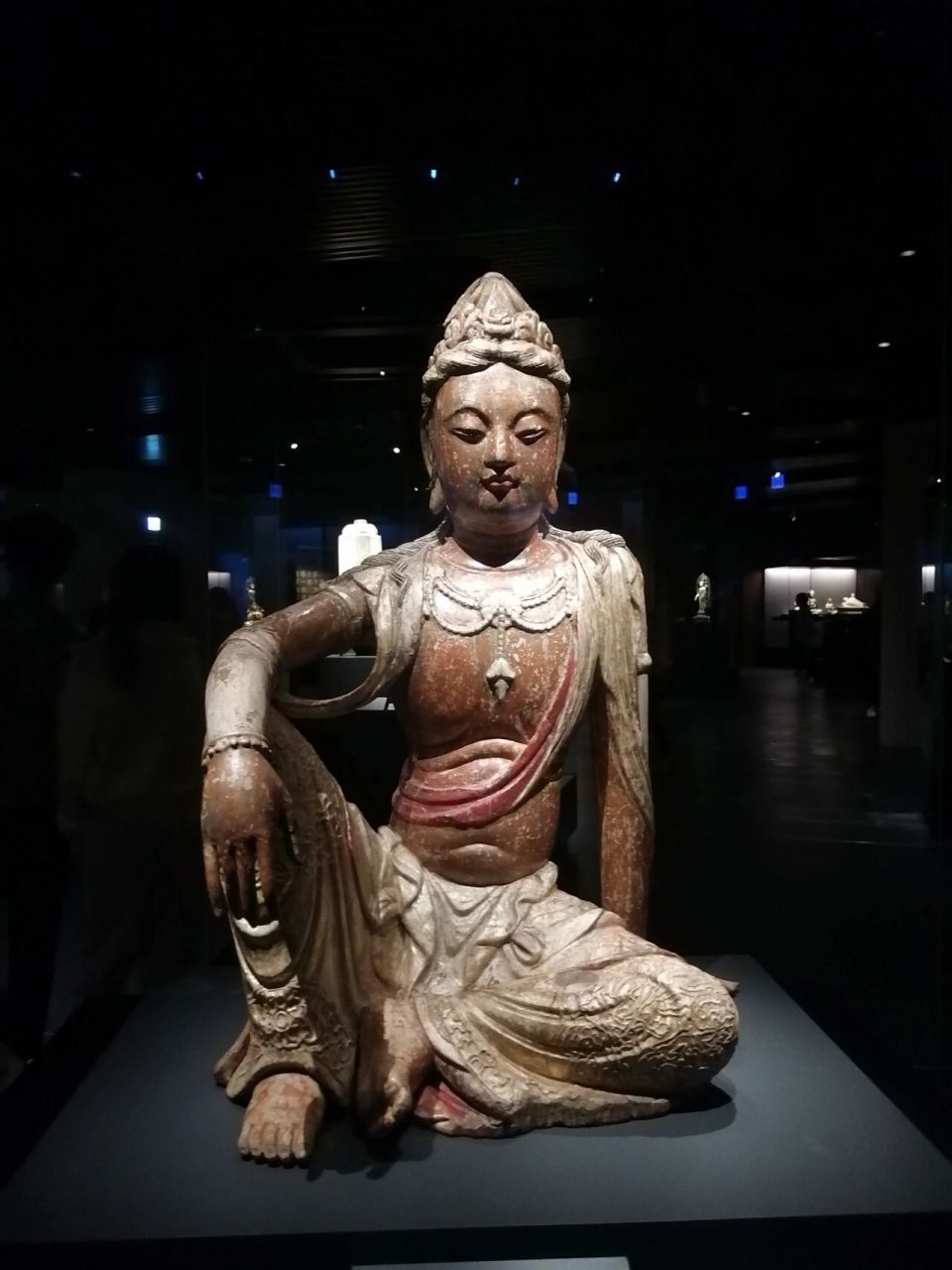 李嘉誠慈山寺佛像,几百年遠的年代的佛像