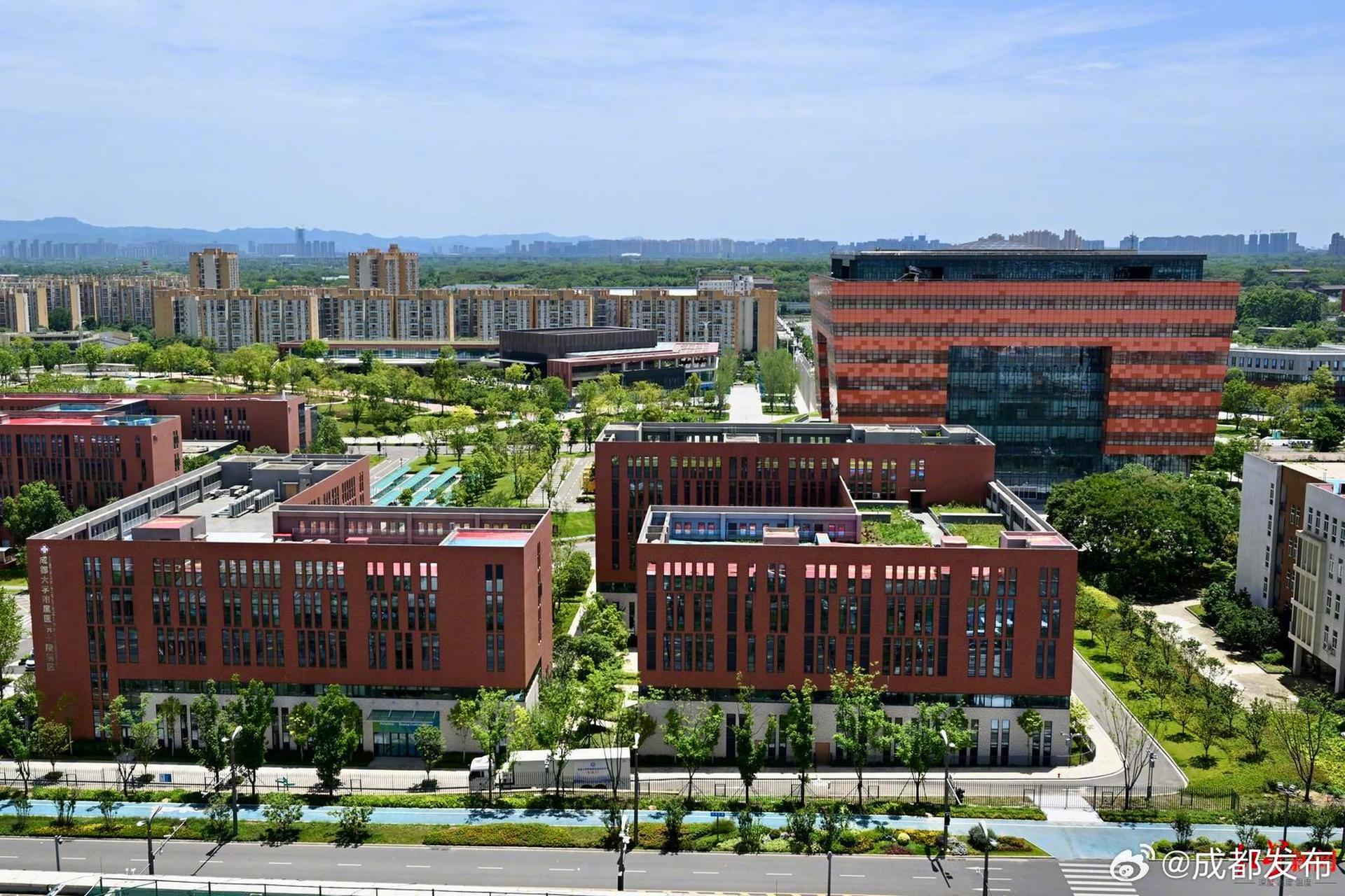 【成都大运村今日开村】#相约成都大运会# 7月22日,成都大运会第一个