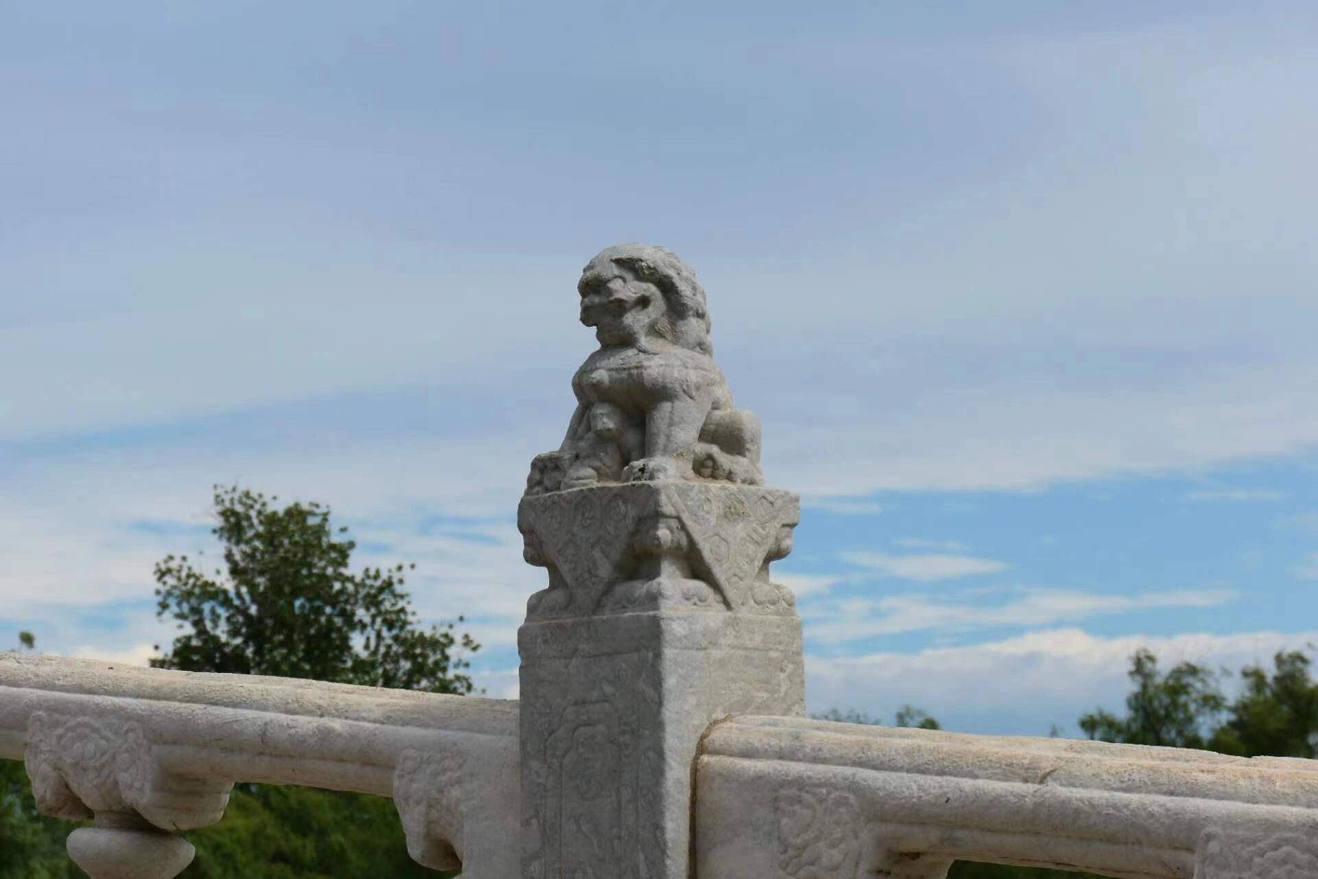 十七孔桥上共有多少石狮子 "你数的有多少个","我数的有62个,这是一边