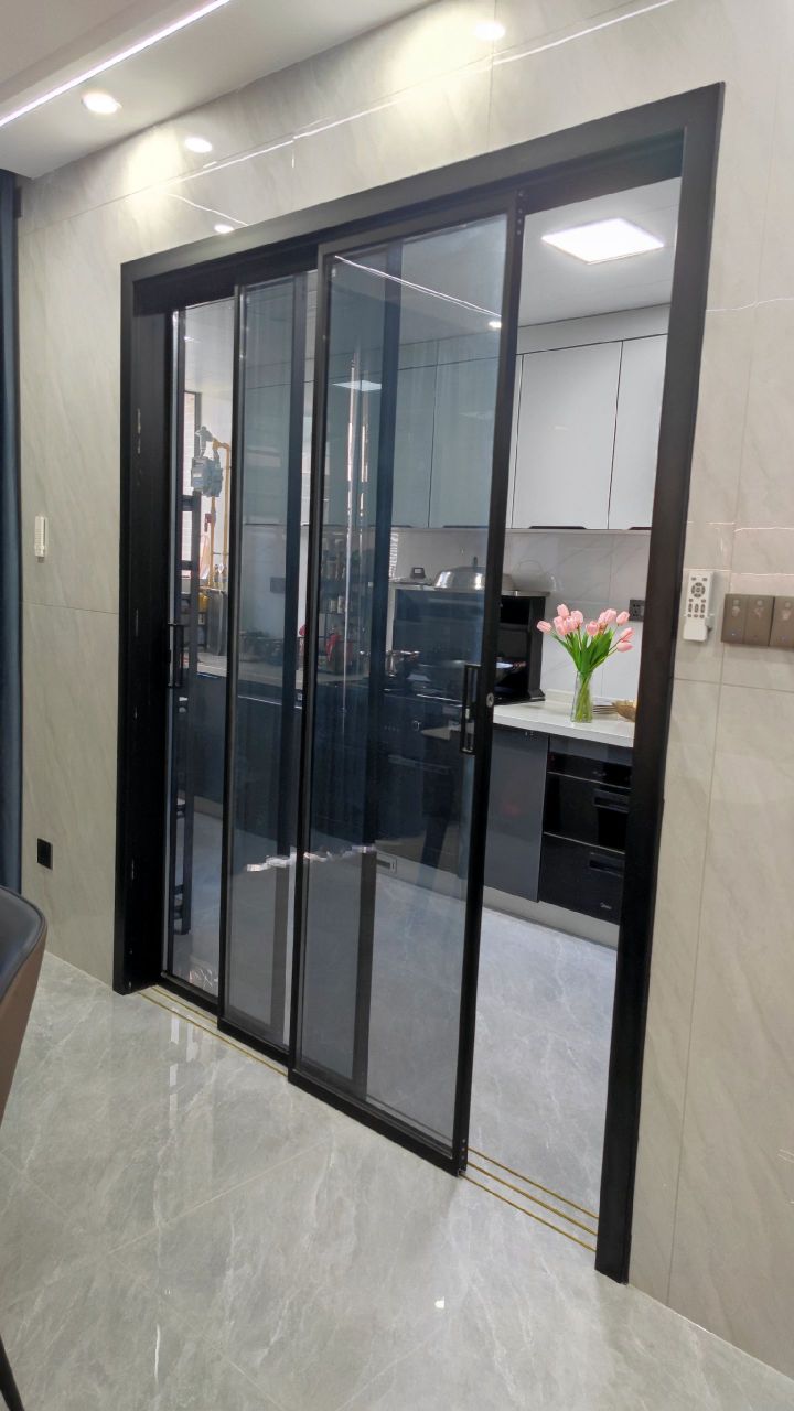 厨房三联动推拉门.