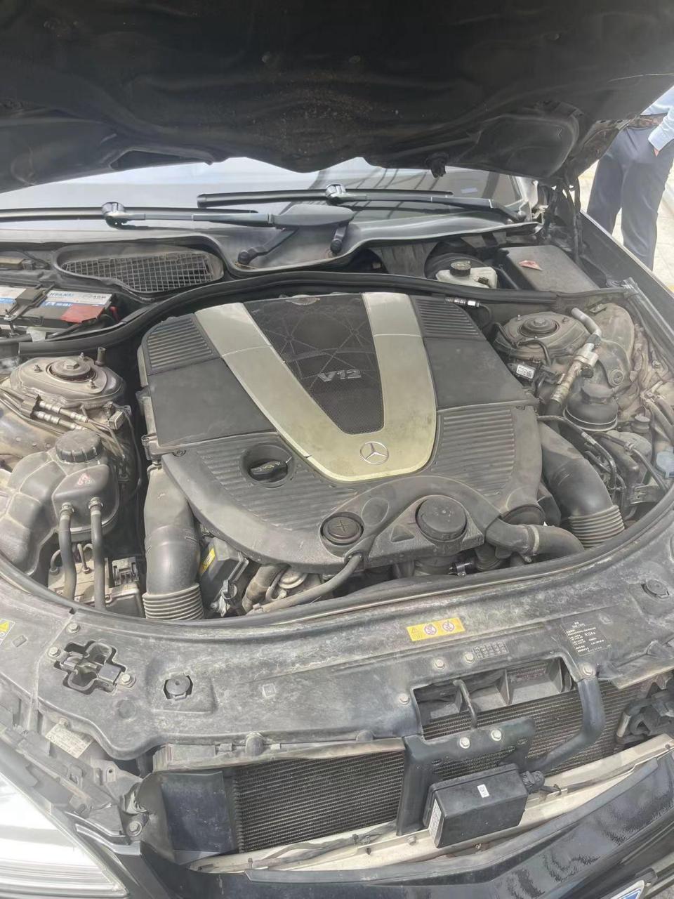 2017上牌奔驰 巴博斯 60s v12 缸 5.
