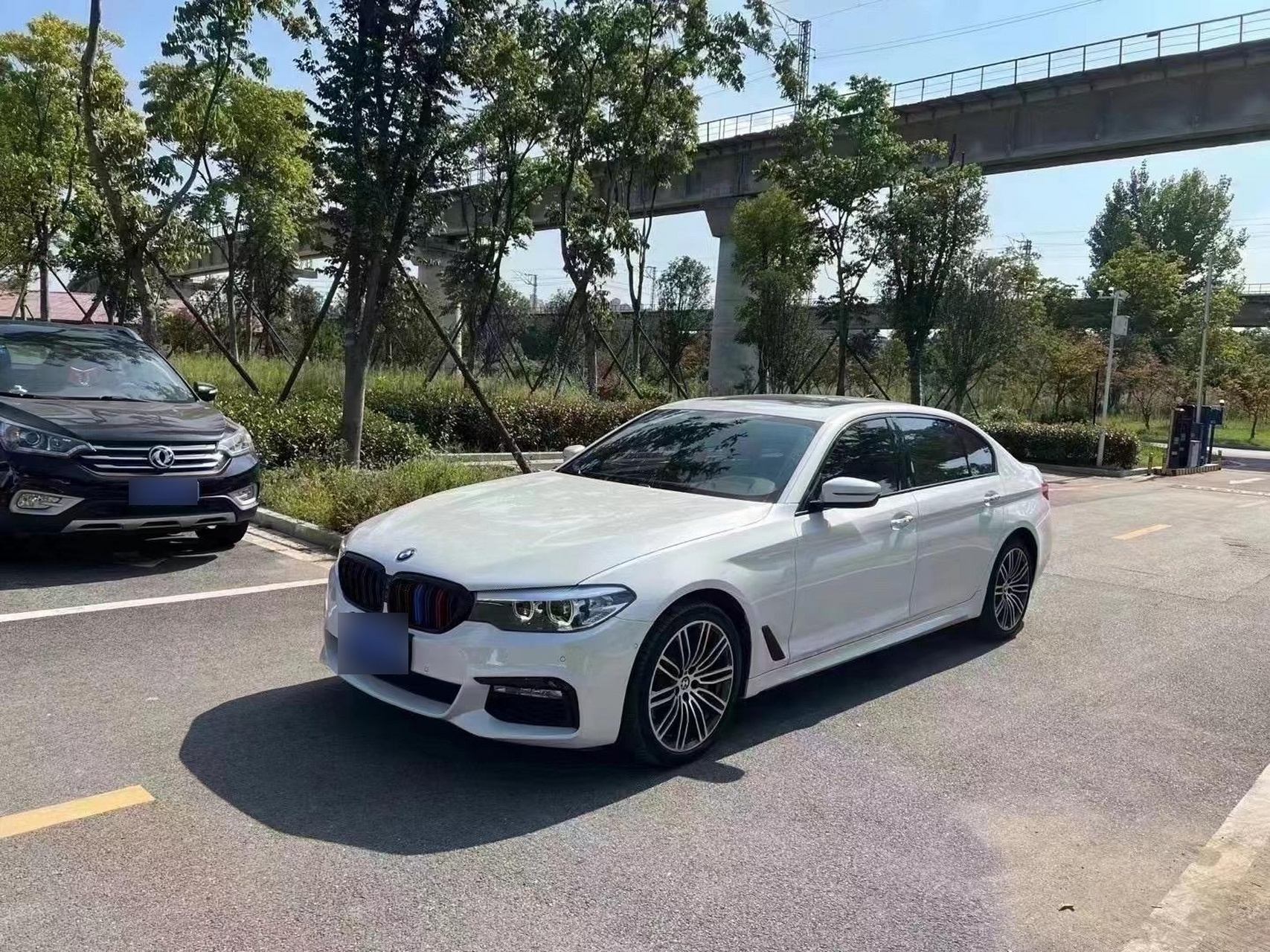 17年18款宝马530lim运动,单纯换灯换机盖21万分期开回家 宝马5系