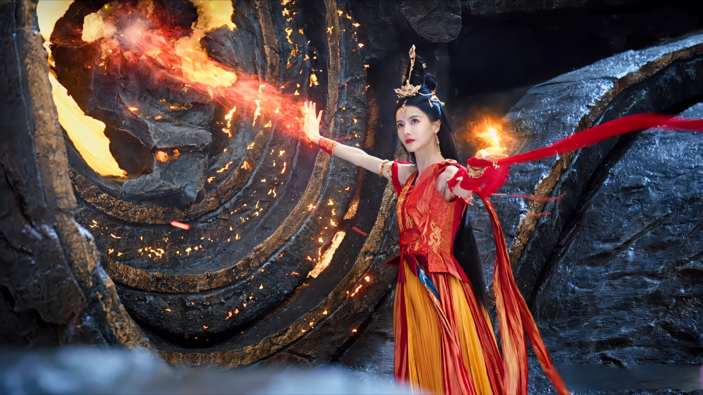 长月烬明# 张芷溪初凰红衣太美了!