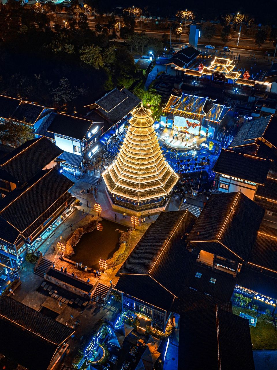 我心目中南宁最美夜景天花板就在相思小镇 民族的就是世界的.