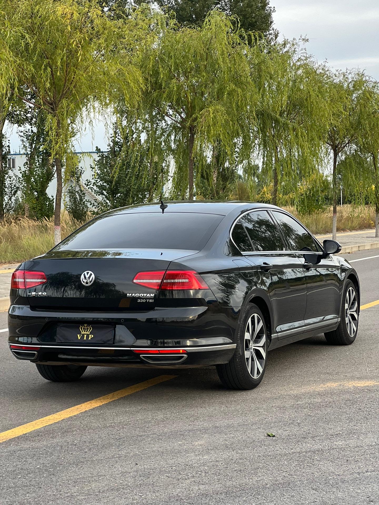 配有220v通大众迈腾380tsi豪华版18年迈腾尾部照片大众迈腾18款18年