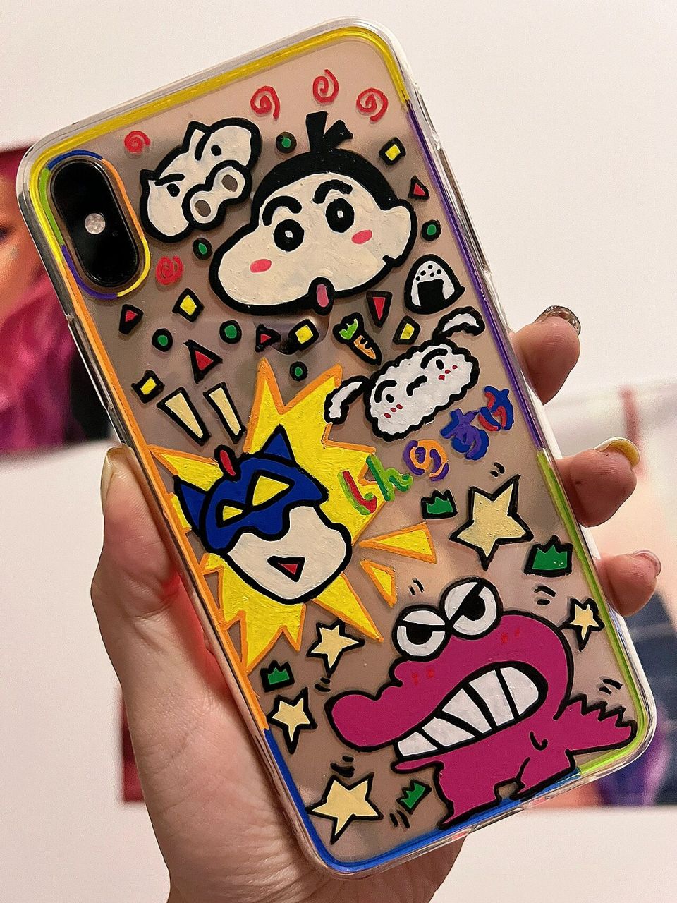 丙烯马克笔diy手机壳 今天刚给对象画了蜡笔小新～感觉还是后面再配一