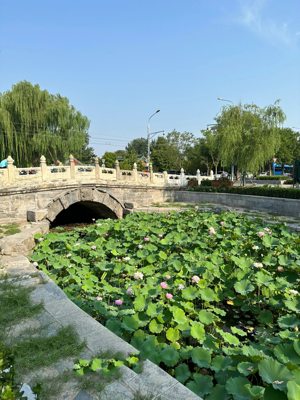 中轴线上,万宁古桥 北京的地安门北这座古桥,学名万宁桥,北京人俗称