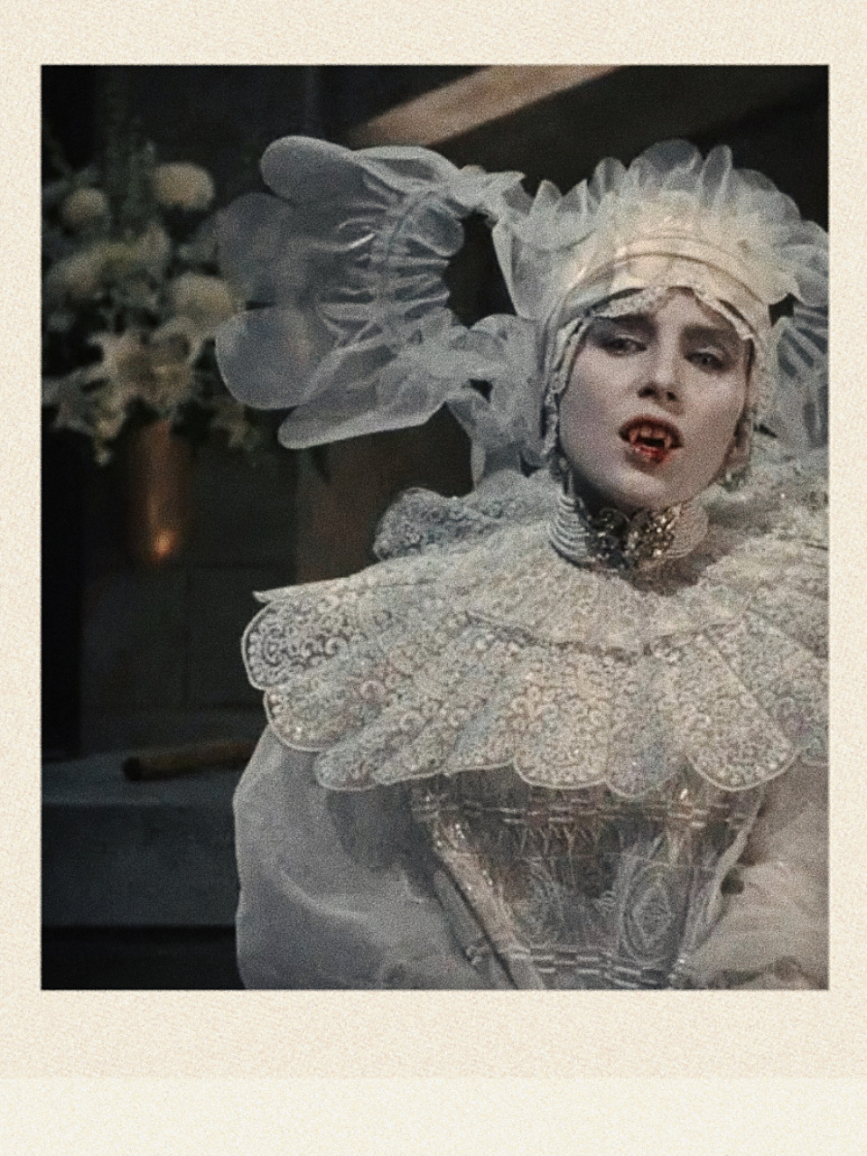 科波拉《惊情四百年》中的lucy实在是个让人着迷的角色