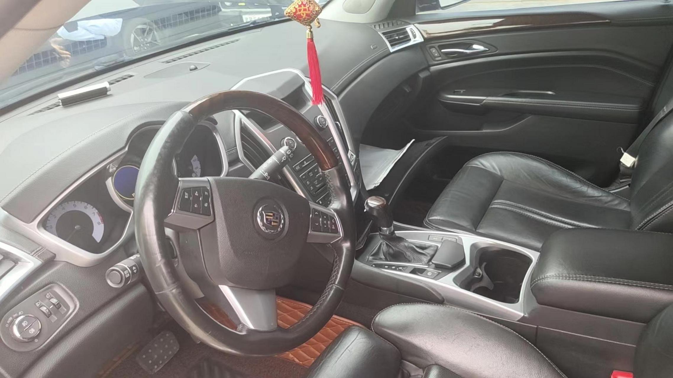 代卖12年凯迪拉克srx越野车,开不坏的全进口车.