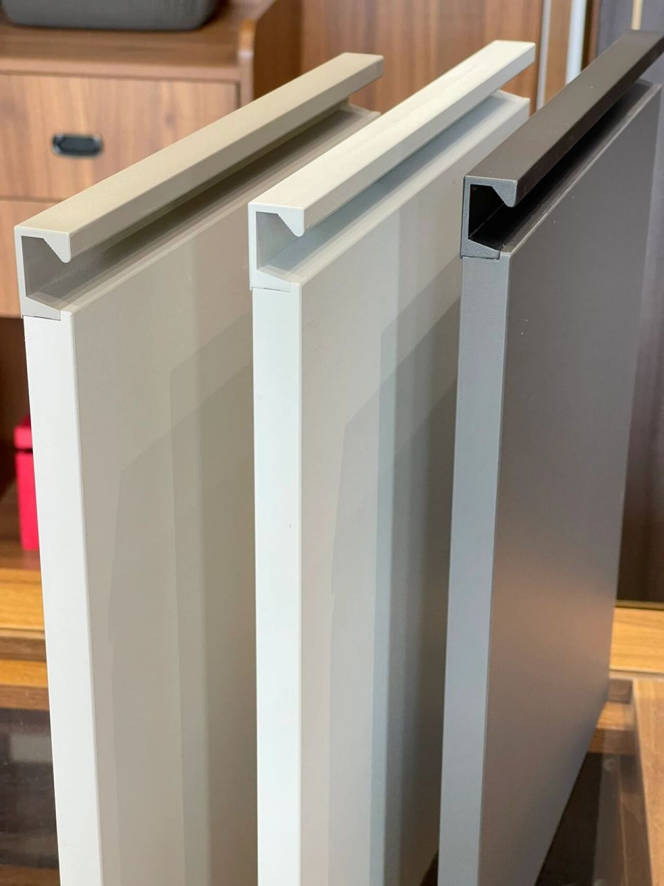 爱格同色g型拉手,高颜值柜门神器😍😍😍  爱格同色g型拉手 适配