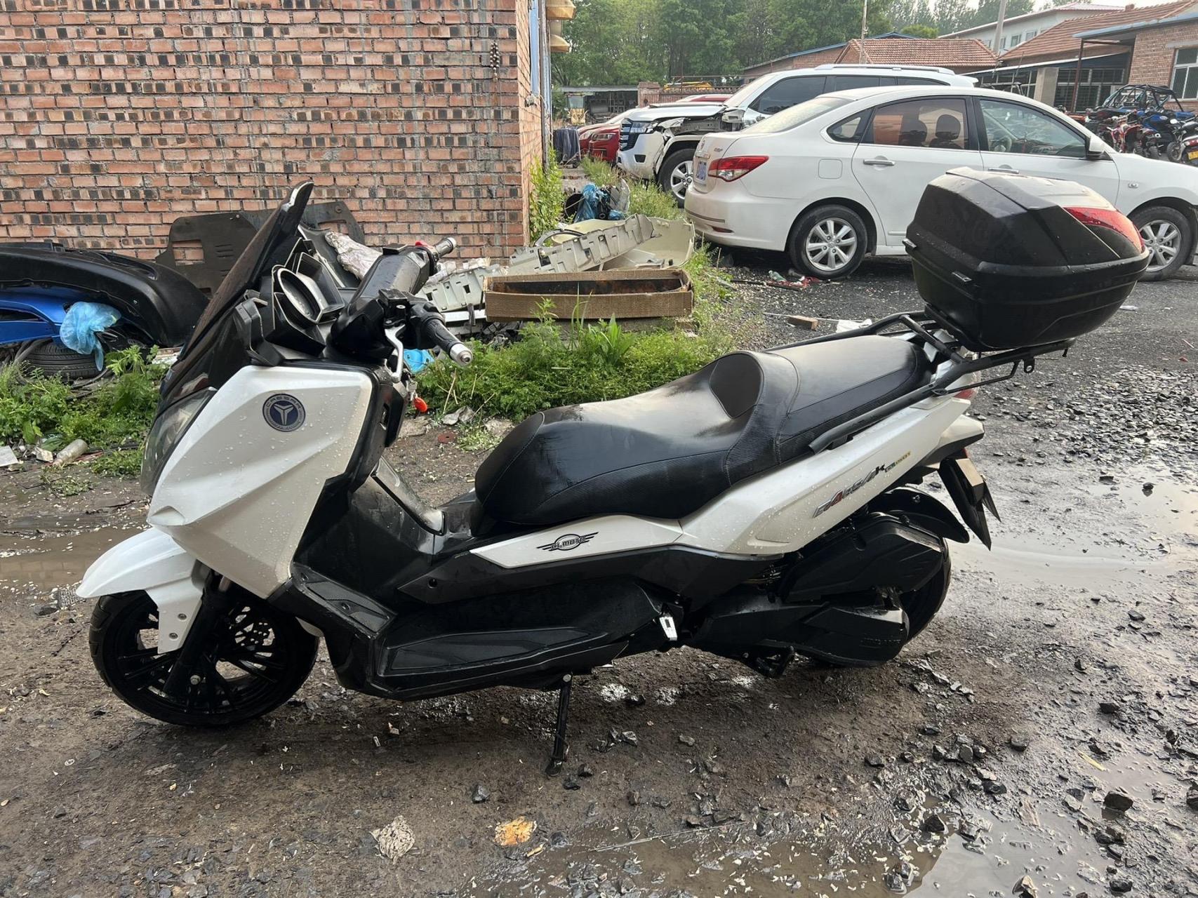 台荣t10大踏板 150cc 车况不错 随时过护 国四电喷 加装尾箱 液晶仪表