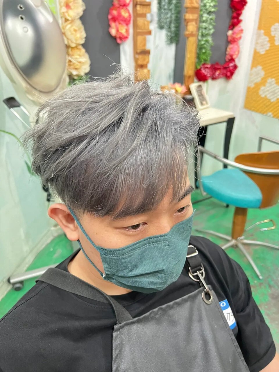 雾霾灰/奶奶灰发色 我觉得呢,每个男生一生也该尝试一下这个灰色系