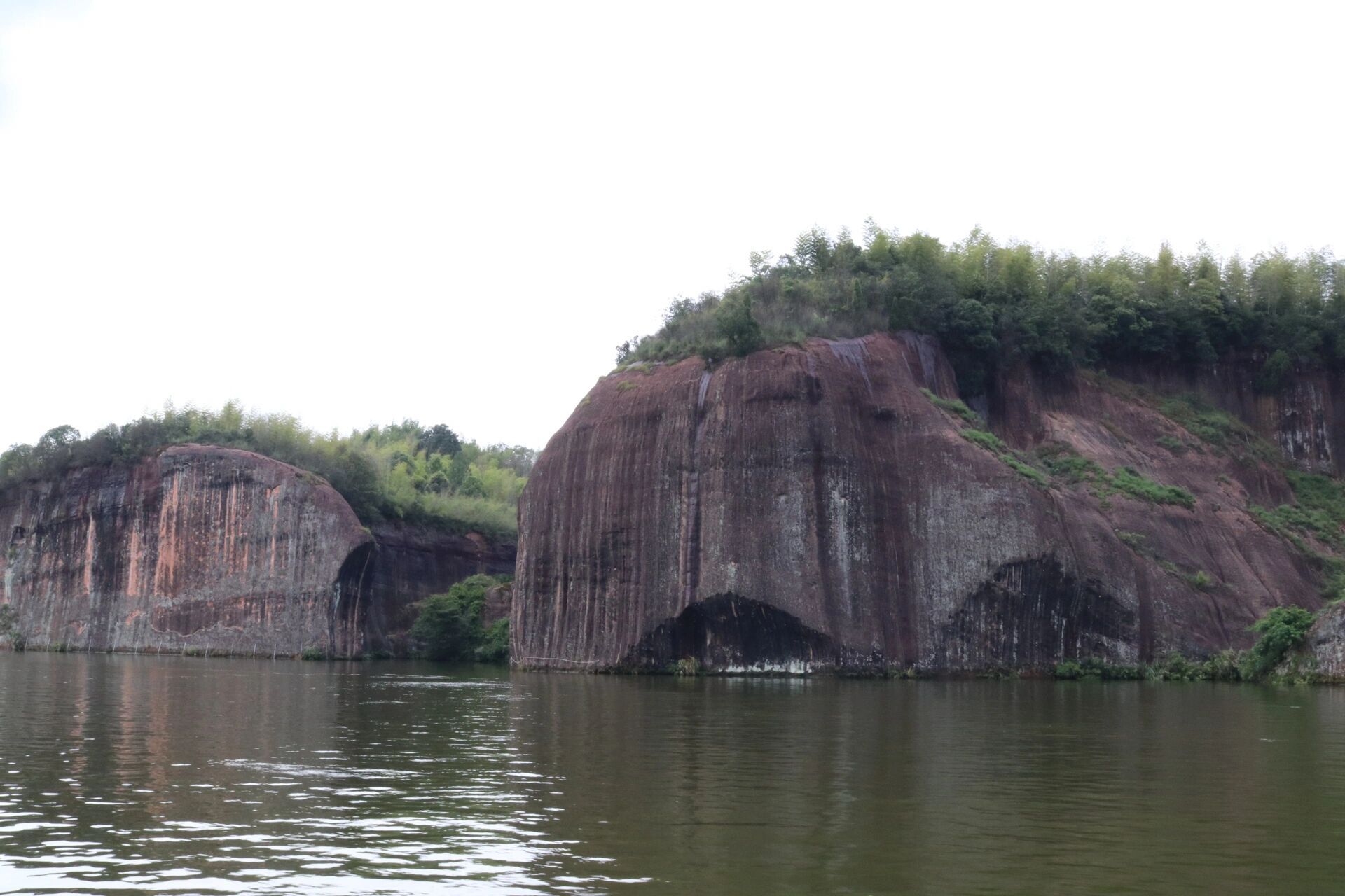 郴州飞天山,翠江,瓦窑坪旅游攻略     先导航到 东门,进去后可以选择