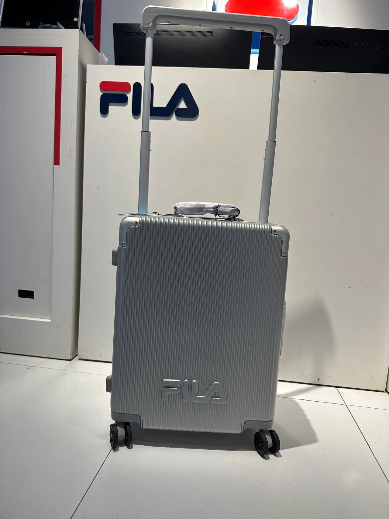 斐乐20寸银色登机拉杆箱