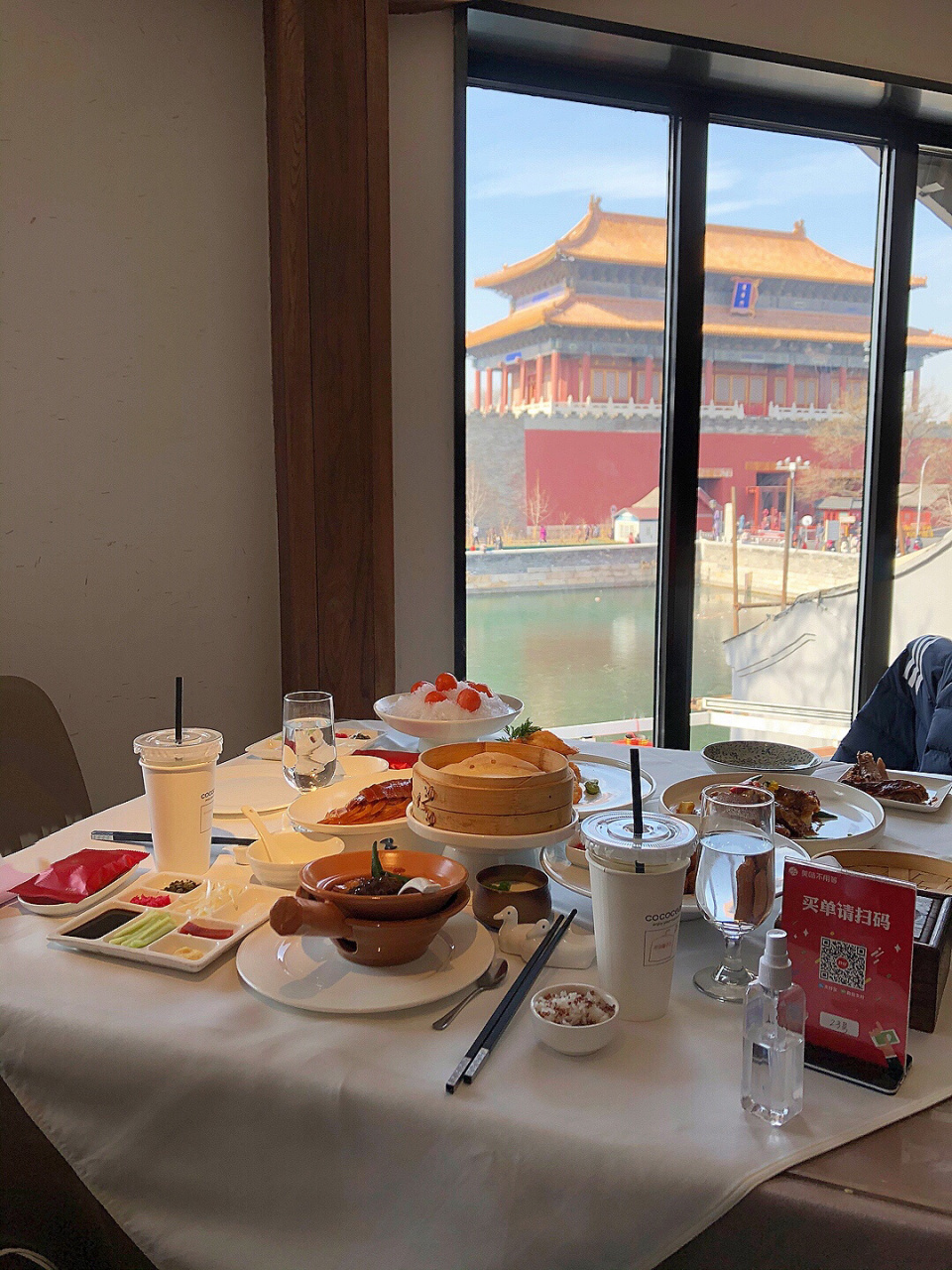 北京最美的餐厅 四季民福 看着故宫吃烤鸭 真的有很惊艳到我 之前看到