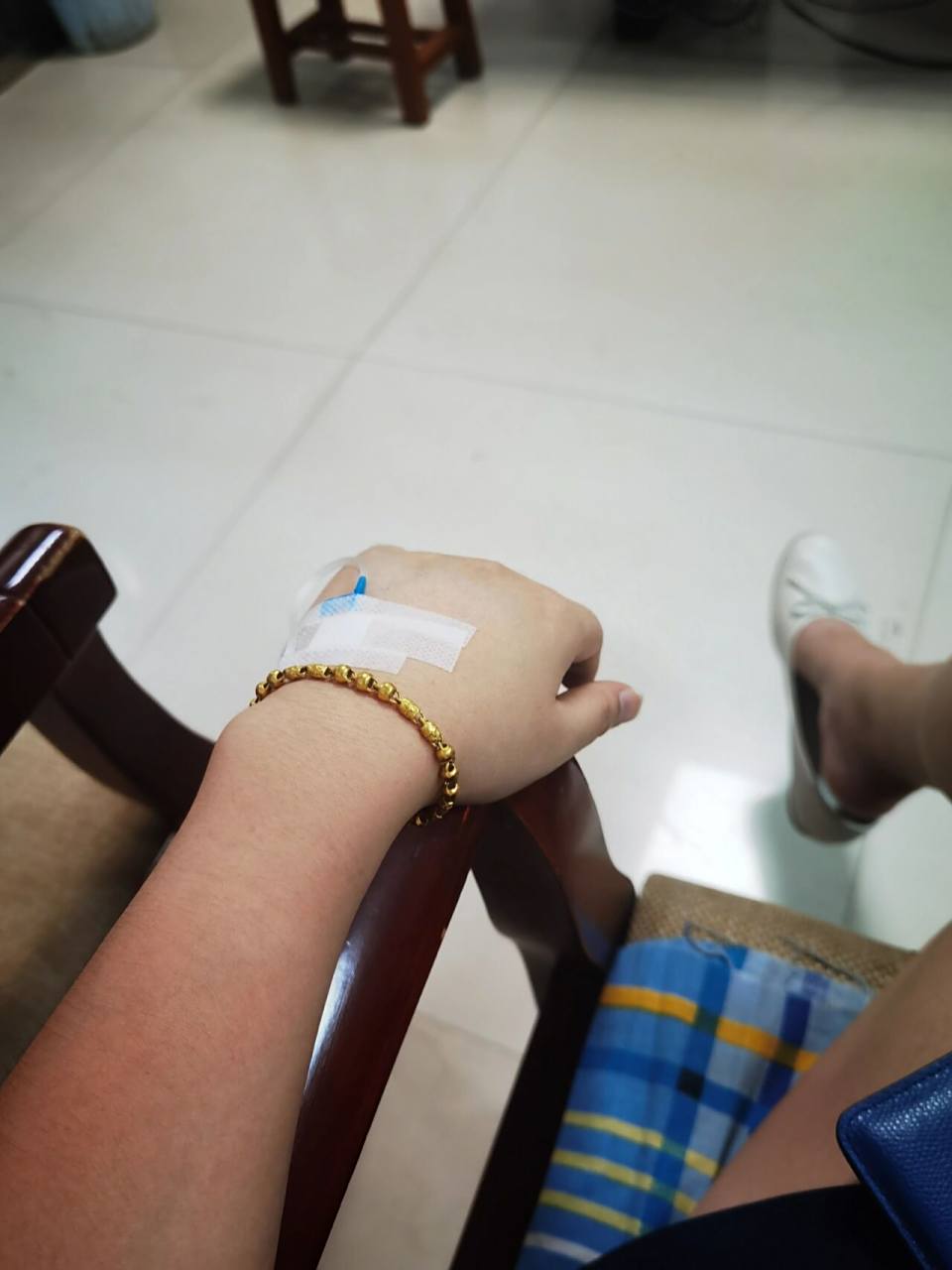 找了个附近的小诊所,来打针了～也不知道是不是心理作用,才打完第一瓶