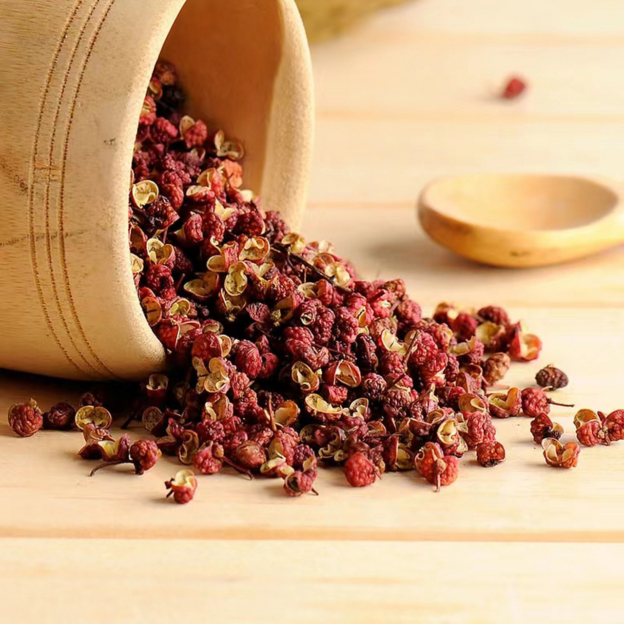 陕西省特产 - 凤县大红袍花椒 凤县大红袍花椒历史悠久,自三国时期起