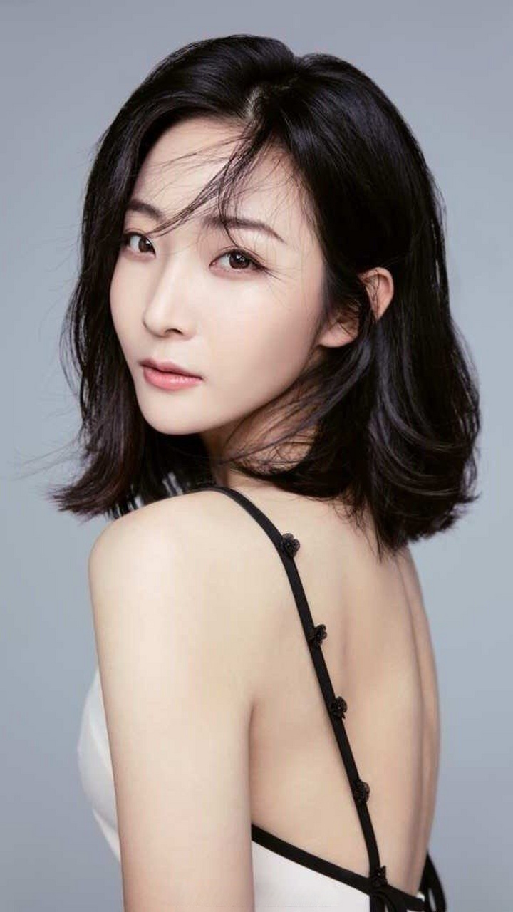 苑子艺 毕业于中北英皇演艺专修学院 身高174cm 双子座 擅长武术骑马
