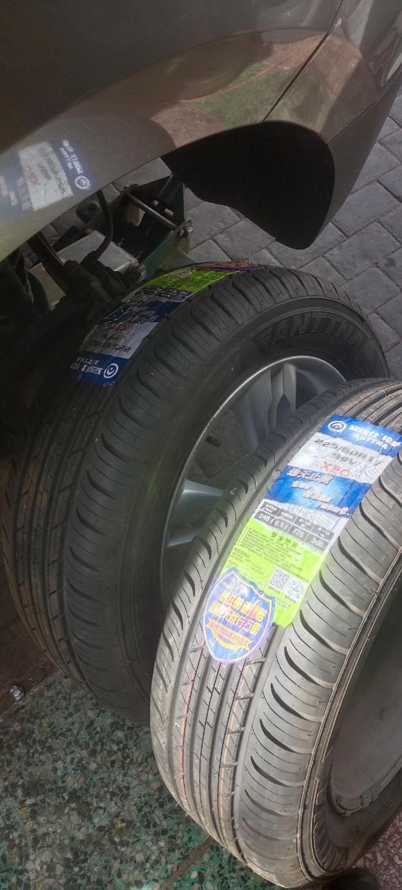 现代xs35保养换后轮胎两条,换安途仕双层轮胎225/60/17,耐磨性好,舒适