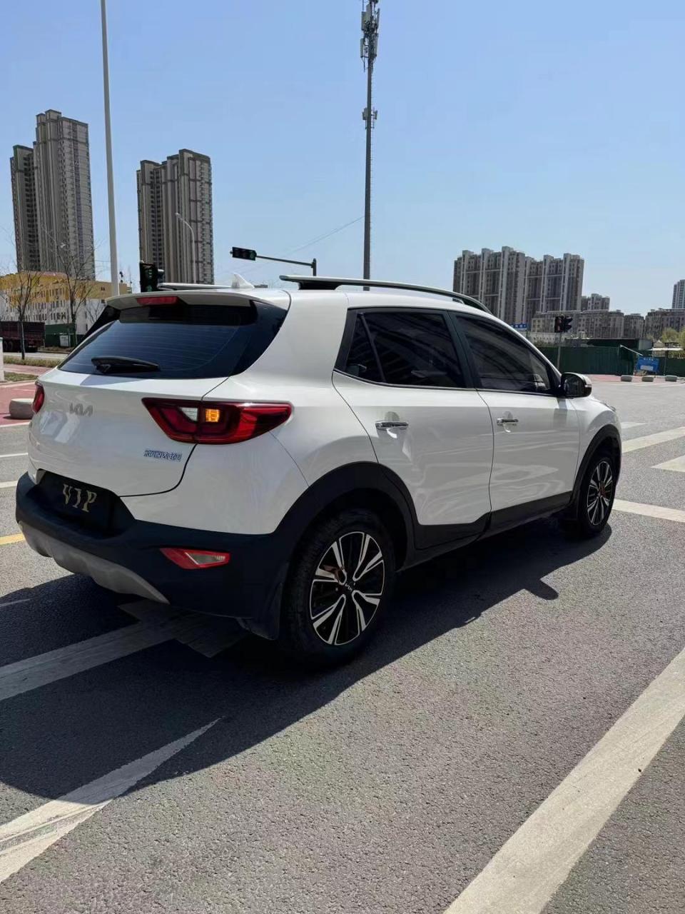 99万   21年起亚奕跑kx1,1.4l自动挡!