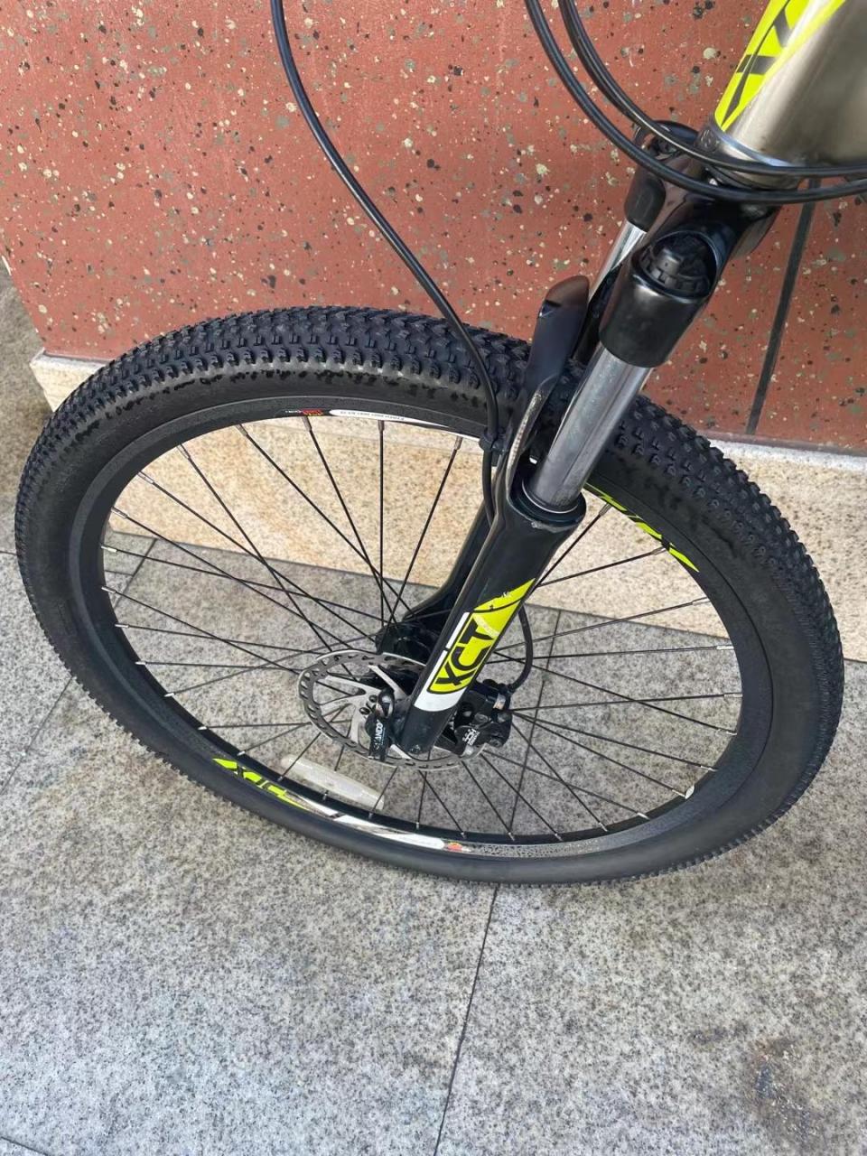 喜德盛逐日700a,27速油刹,15车架,成色很新,1300