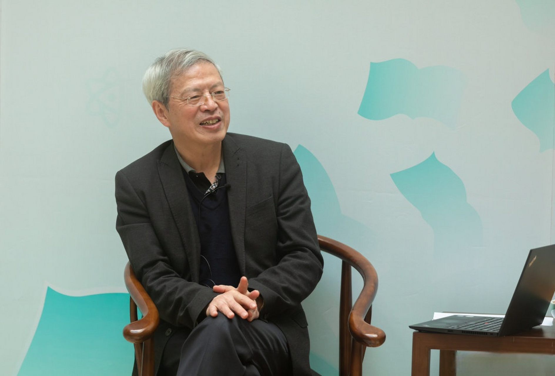 北大教授茶座#【高毅教授:世界与我们】本次教授茶座中,高毅教授结合