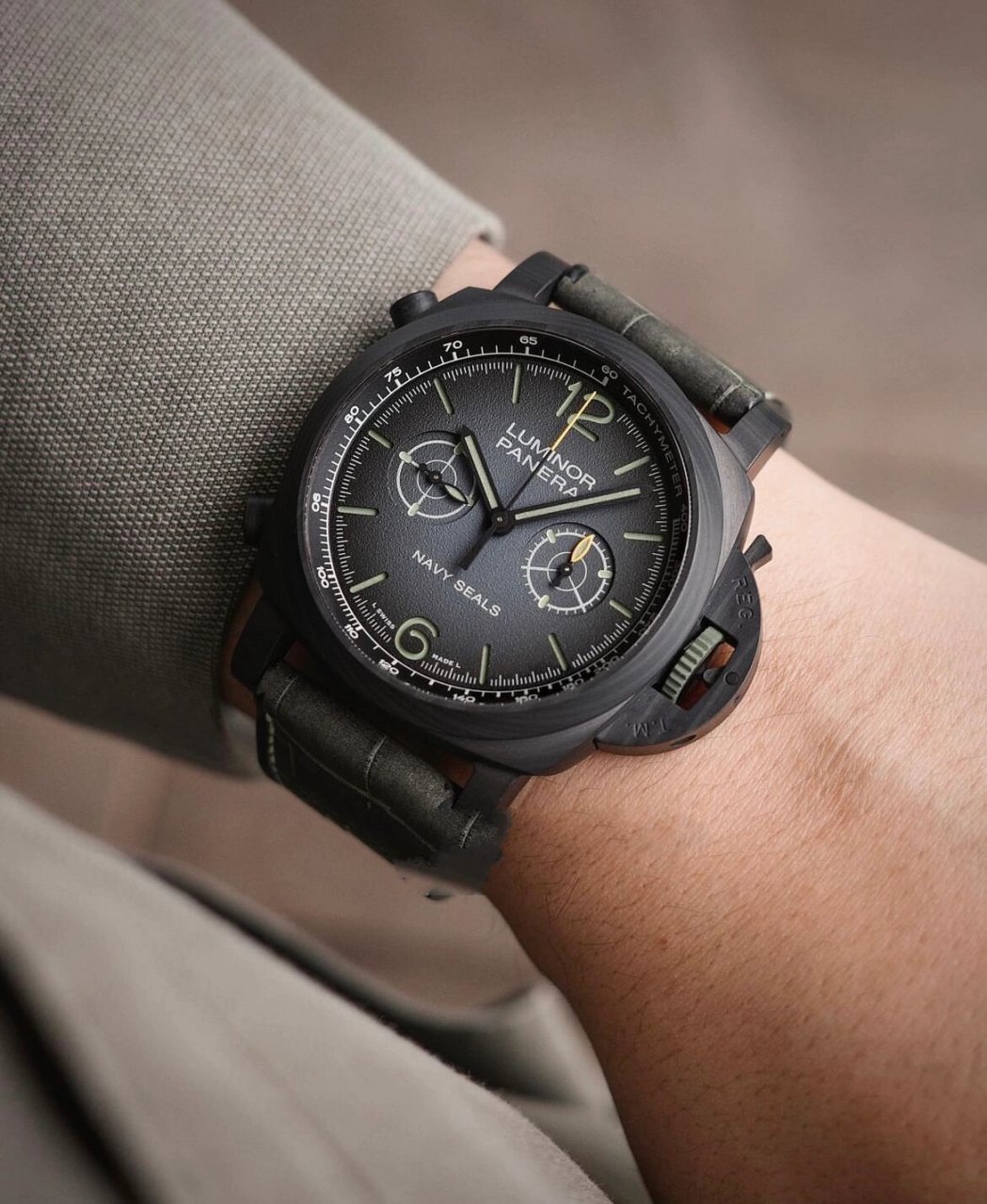 沛纳海navy seals特别限定款将助你一臂之力!沛纳海真男人版本上线!