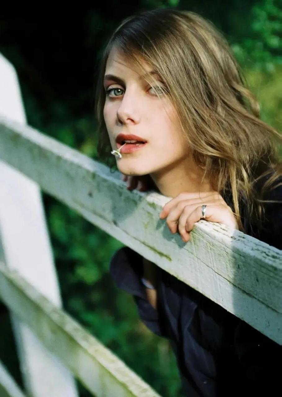 每日一美,今日梅拉尼罗兰 无耻之徒果真好看, 大姐是个好大姐,是不是