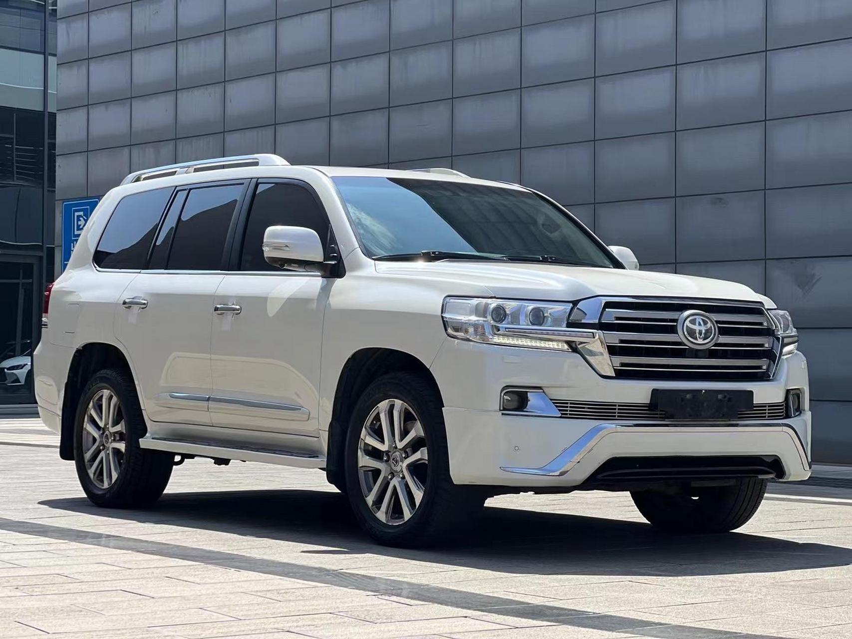 丰田酷路泽,17年上牌中东4600,安全行驶11万公里,两气,冰箱,天窗底挂