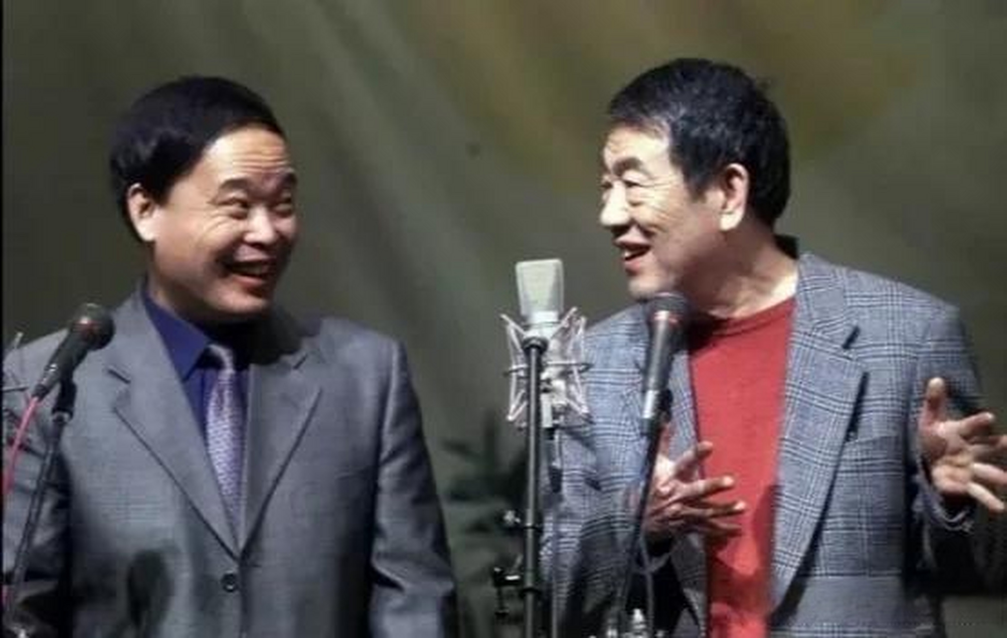 "造就了杨少华的"蔫哏"风格,更让他可以说苦尽甘来,大器晚成.
