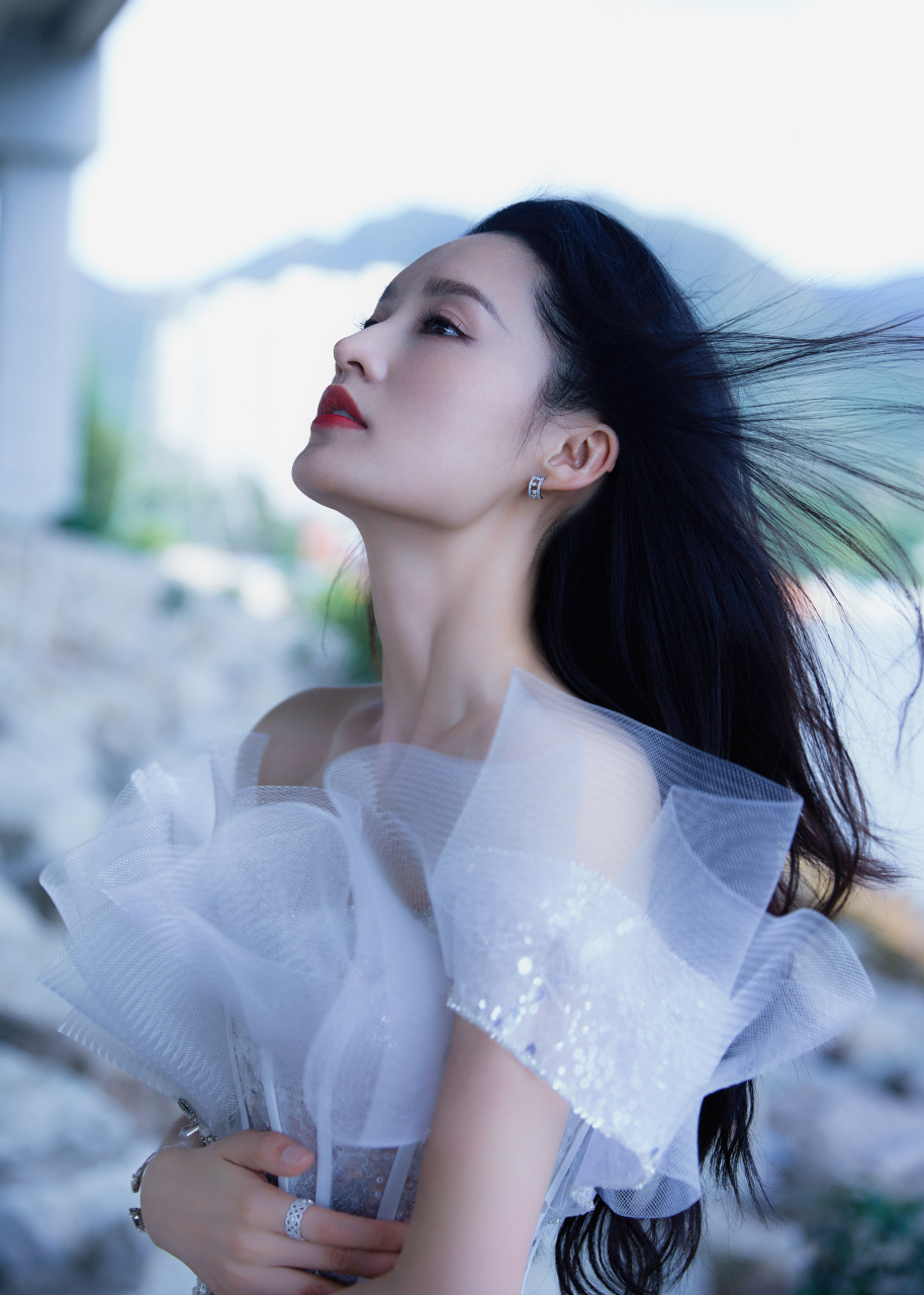 演员李沁即将献唱2023湾区升明月大湾区电影音乐晚会.